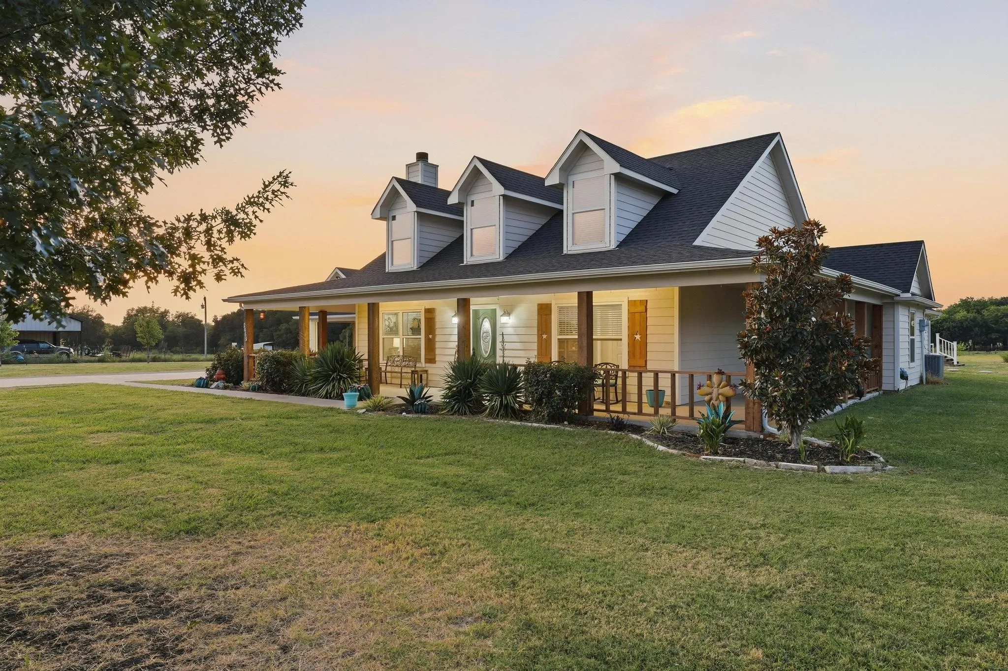 Single Family Residence For Sale in Collin County , 2455 County Road 700, Farmersville, Texas 75442, 6 Bedroom, 4 Bathroom, Garage spaces, 2,662 Sqft, built in 2010, mls#21348650, Real Estate Agent in Farmersville, Homes For Sale in Collin county, Homes For Sale in Farmersville, Realtor in Farmersville Texas, Real Estate Brokerage Independent Realty Texas, Luminita Cordes Realtor
