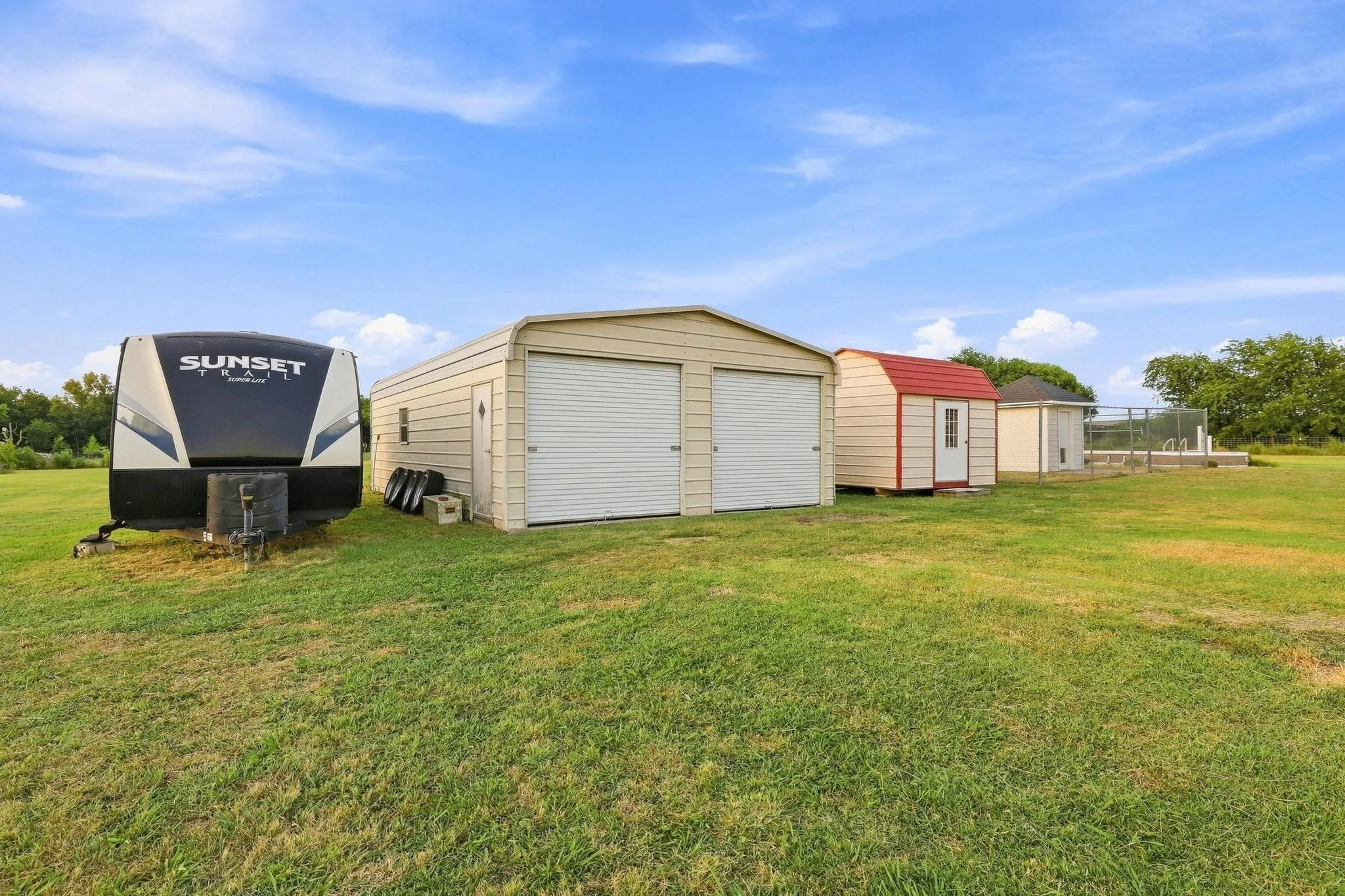 Single Family Residence For Sale in Collin County , 2455 County Road 700, Farmersville, Texas 75442, 6 Bedroom, 4 Bathroom, Garage spaces, 2,662 Sqft, built in 2010, mls#21348650, Real Estate Agent in Farmersville, Homes For Sale in Collin county, Homes For Sale in Farmersville, Realtor in Farmersville Texas, Real Estate Brokerage Independent Realty Texas, Luminita Cordes Realtor