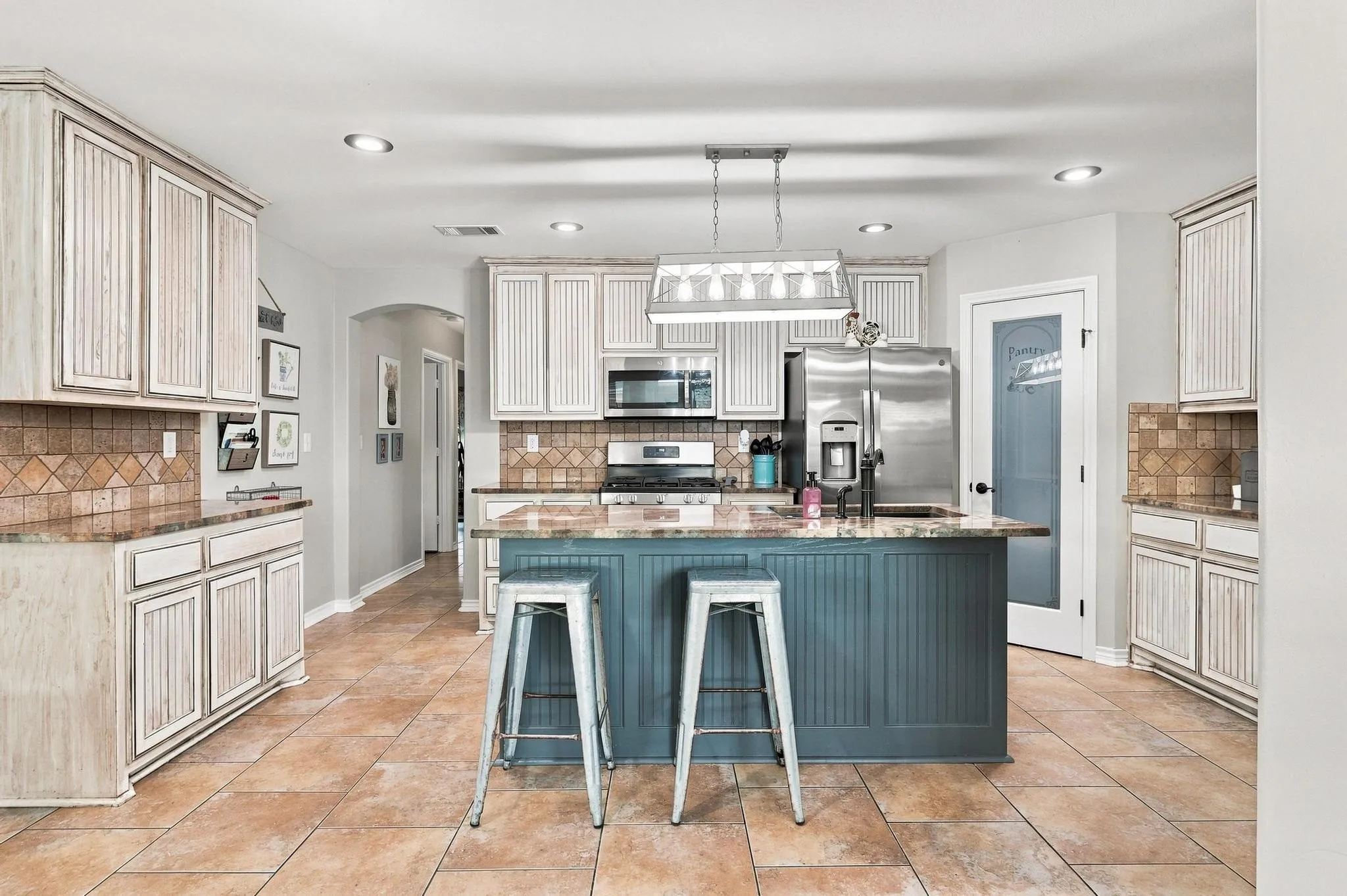 Single Family Residence For Sale in Collin County , 2455 County Road 700, Farmersville, Texas 75442, 6 Bedroom, 4 Bathroom, Garage spaces, 2,662 Sqft, built in 2010, mls#21348650, Real Estate Agent in Farmersville, Homes For Sale in Collin county, Homes For Sale in Farmersville, Realtor in Farmersville Texas, Real Estate Brokerage Independent Realty Texas, Luminita Cordes Realtor