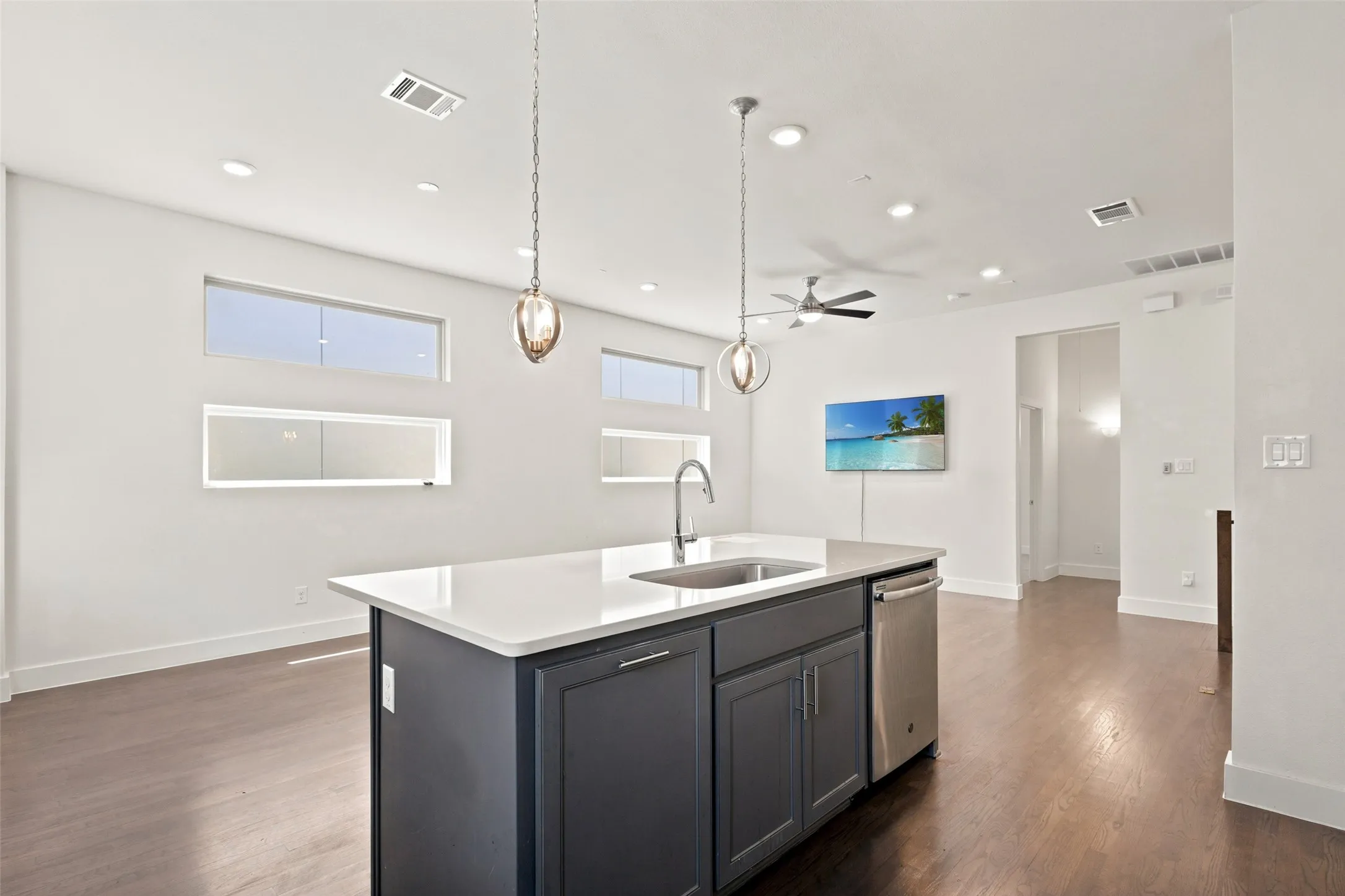 Townhouse For Sale in Dallas County , 8234 Laflin Lane, Dallas, Texas 75231, 2 Bedroom, 2 Bathroom, 2 Garage spaces, 1,438 Sqft, built in 2018, Price $474,900, mls#21352255, Real Estate Agent in Dallas, Homes For Sale in Dallas county, Homes For Sale in Dallas, Realtor in Dallas Texas, Real Estate Brokerage Independent Realty Texas, Luminita Cordes Realtor