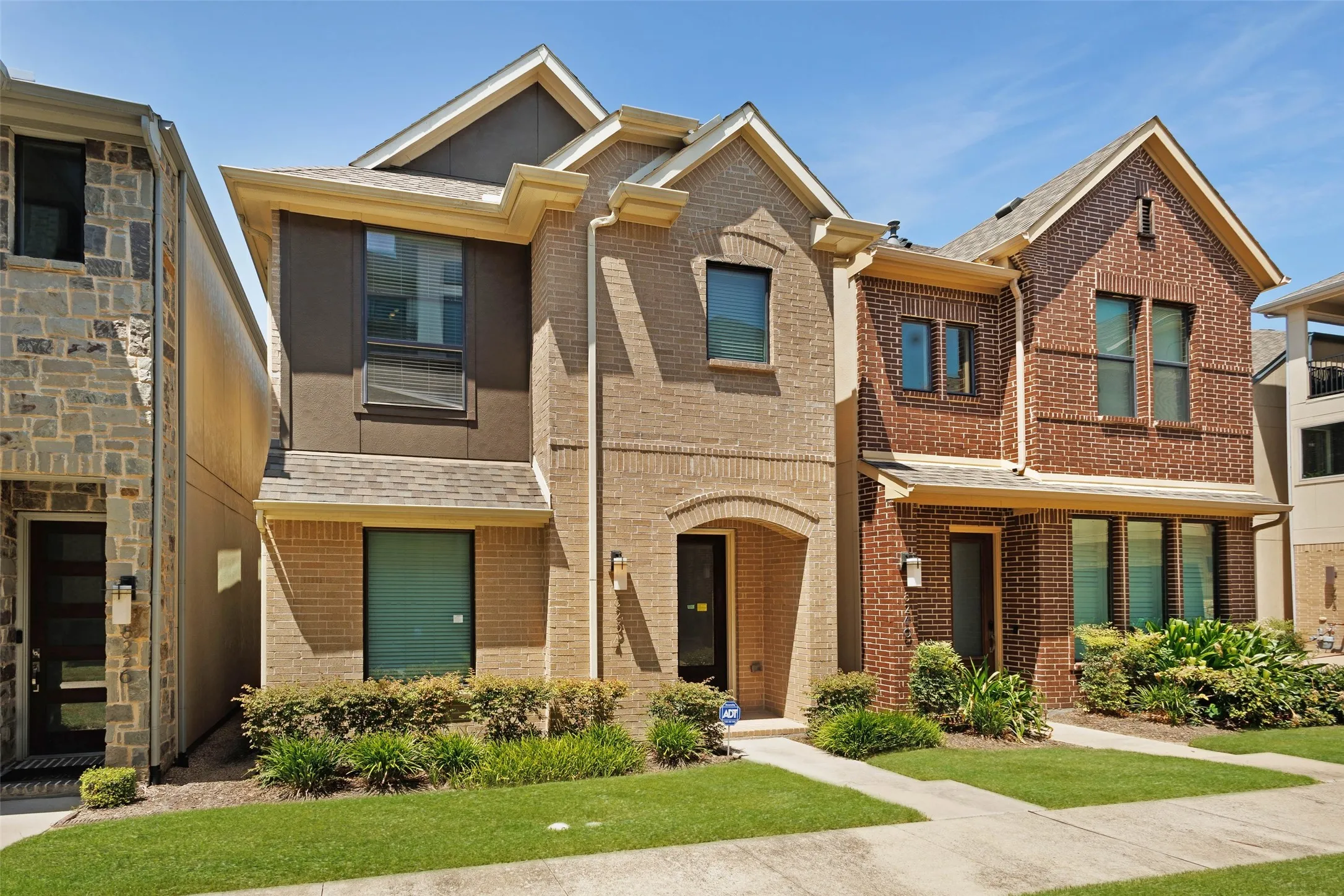 Townhouse For Sale in Dallas County , 8234 Laflin Lane, Dallas, Texas 75231, 2 Bedroom, 2 Bathroom, 2 Garage spaces, 1,438 Sqft, built in 2018, Price $474,900, mls#21352255, Real Estate Agent in Dallas, Homes For Sale in Dallas county, Homes For Sale in Dallas, Realtor in Dallas Texas, Real Estate Brokerage Independent Realty Texas, Luminita Cordes Realtor