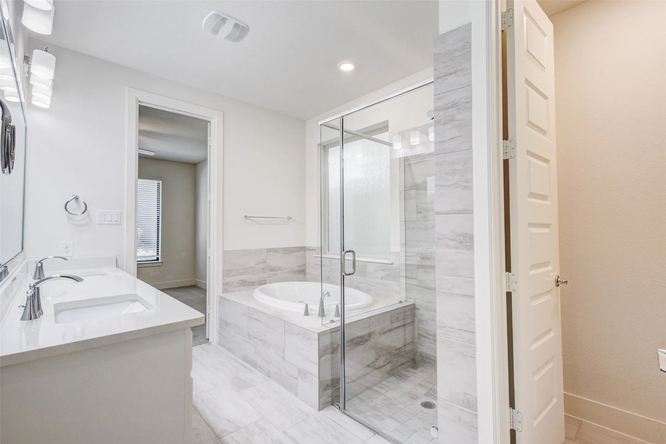 Townhouse For Sale in Dallas County , 8234 Laflin Lane, Dallas, Texas 75231, 2 Bedroom, 2 Bathroom, 2 Garage spaces, 1,438 Sqft, built in 2018, Price $474,900, mls#21352255, Real Estate Agent in Dallas, Homes For Sale in Dallas county, Homes For Sale in Dallas, Realtor in Dallas Texas, Real Estate Brokerage Independent Realty Texas, Luminita Cordes Realtor