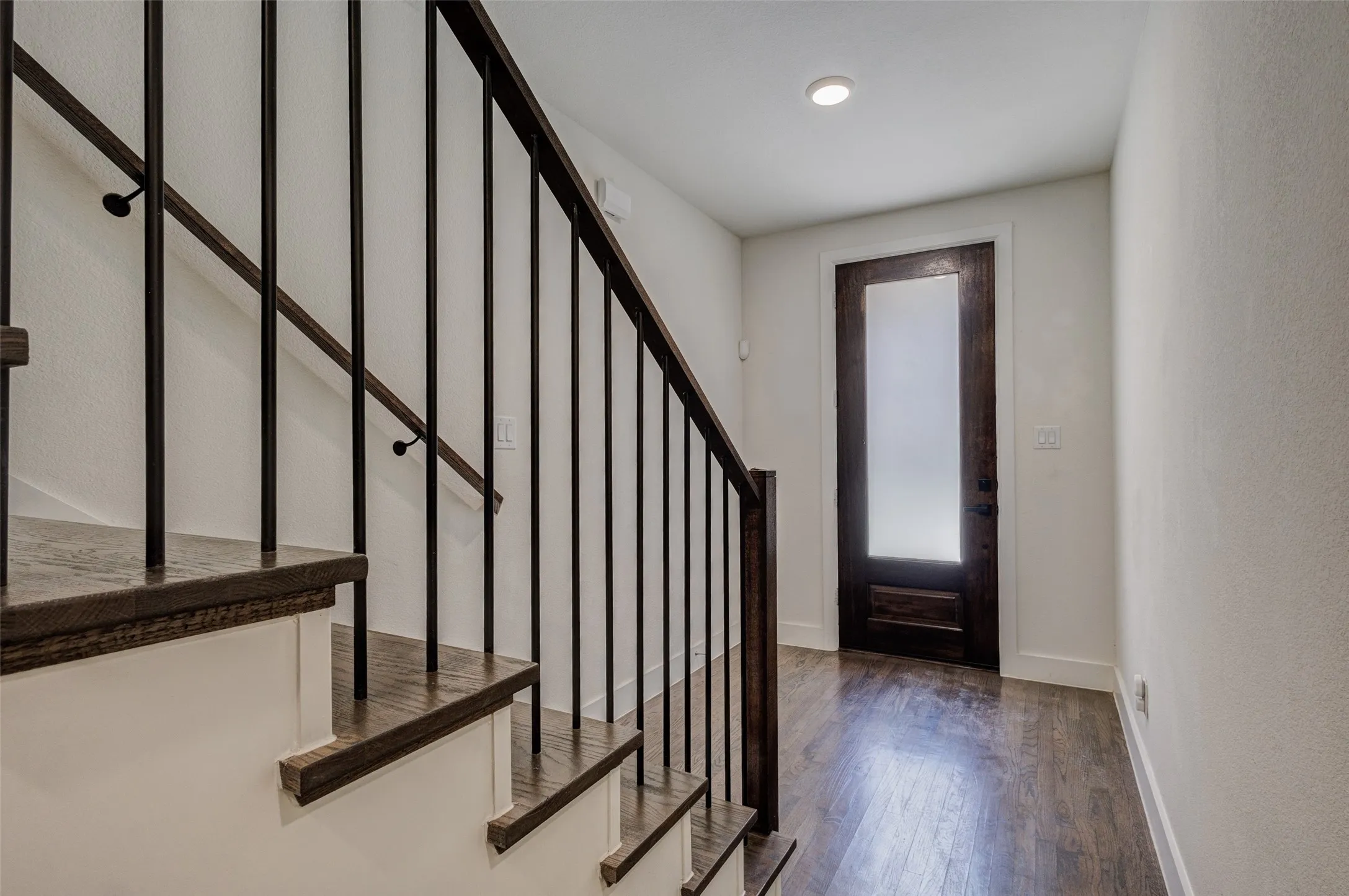 Townhouse For Sale in Dallas County , 8234 Laflin Lane, Dallas, Texas 75231, 2 Bedroom, 2 Bathroom, 2 Garage spaces, 1,438 Sqft, built in 2018, Price $474,900, mls#21352255, Real Estate Agent in Dallas, Homes For Sale in Dallas county, Homes For Sale in Dallas, Realtor in Dallas Texas, Real Estate Brokerage Independent Realty Texas, Luminita Cordes Realtor