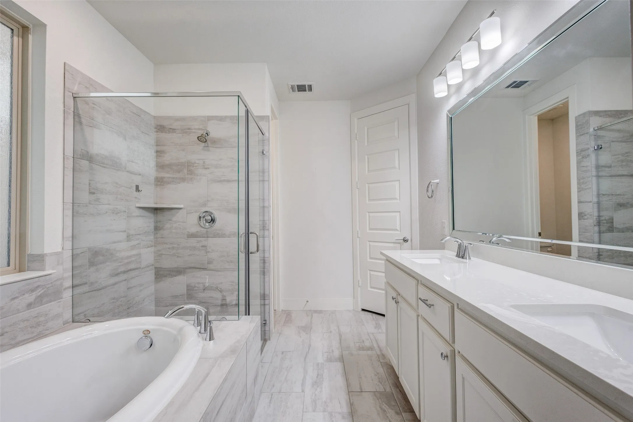 Townhouse For Sale in Dallas County , 8234 Laflin Lane, Dallas, Texas 75231, 2 Bedroom, 2 Bathroom, 2 Garage spaces, 1,438 Sqft, built in 2018, Price $474,900, mls#21352255, Real Estate Agent in Dallas, Homes For Sale in Dallas county, Homes For Sale in Dallas, Realtor in Dallas Texas, Real Estate Brokerage Independent Realty Texas, Luminita Cordes Realtor