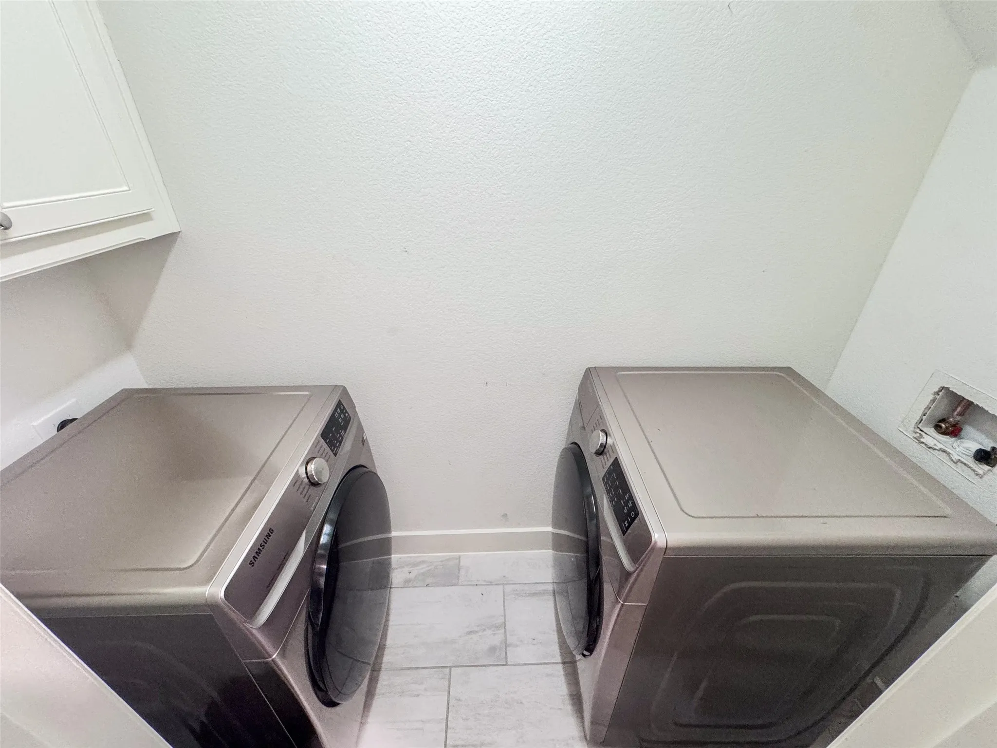 Townhouse For Sale in Dallas County , 8234 Laflin Lane, Dallas, Texas 75231, 2 Bedroom, 2 Bathroom, 2 Garage spaces, 1,438 Sqft, built in 2018, Price $474,900, mls#21352255, Real Estate Agent in Dallas, Homes For Sale in Dallas county, Homes For Sale in Dallas, Realtor in Dallas Texas, Real Estate Brokerage Independent Realty Texas, Luminita Cordes Realtor
