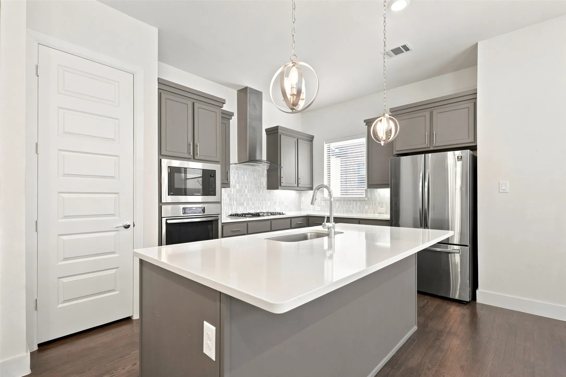 Townhouse For Sale in Dallas County , 8234 Laflin Lane, Dallas, Texas 75231, 2 Bedroom, 2 Bathroom, 2 Garage spaces, 1,438 Sqft, built in 2018, Price $474,900, mls#21352255, Real Estate Agent in Dallas, Homes For Sale in Dallas county, Homes For Sale in Dallas, Realtor in Dallas Texas, Real Estate Brokerage Independent Realty Texas, Luminita Cordes Realtor