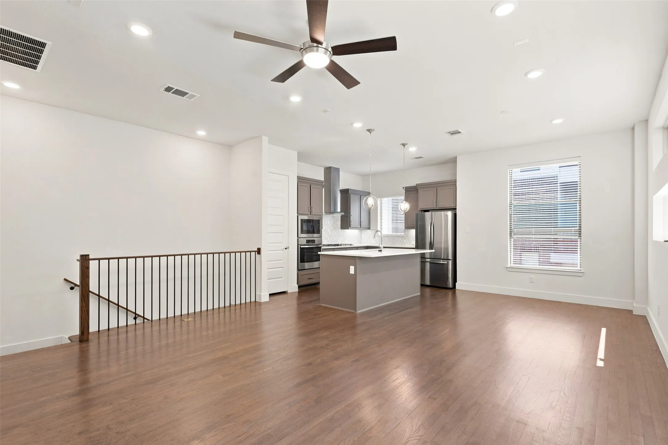 Townhouse For Sale in Dallas County , 8234 Laflin Lane, Dallas, Texas 75231, 2 Bedroom, 2 Bathroom, 2 Garage spaces, 1,438 Sqft, built in 2018, Price $474,900, mls#21352255, Real Estate Agent in Dallas, Homes For Sale in Dallas county, Homes For Sale in Dallas, Realtor in Dallas Texas, Real Estate Brokerage Independent Realty Texas, Luminita Cordes Realtor