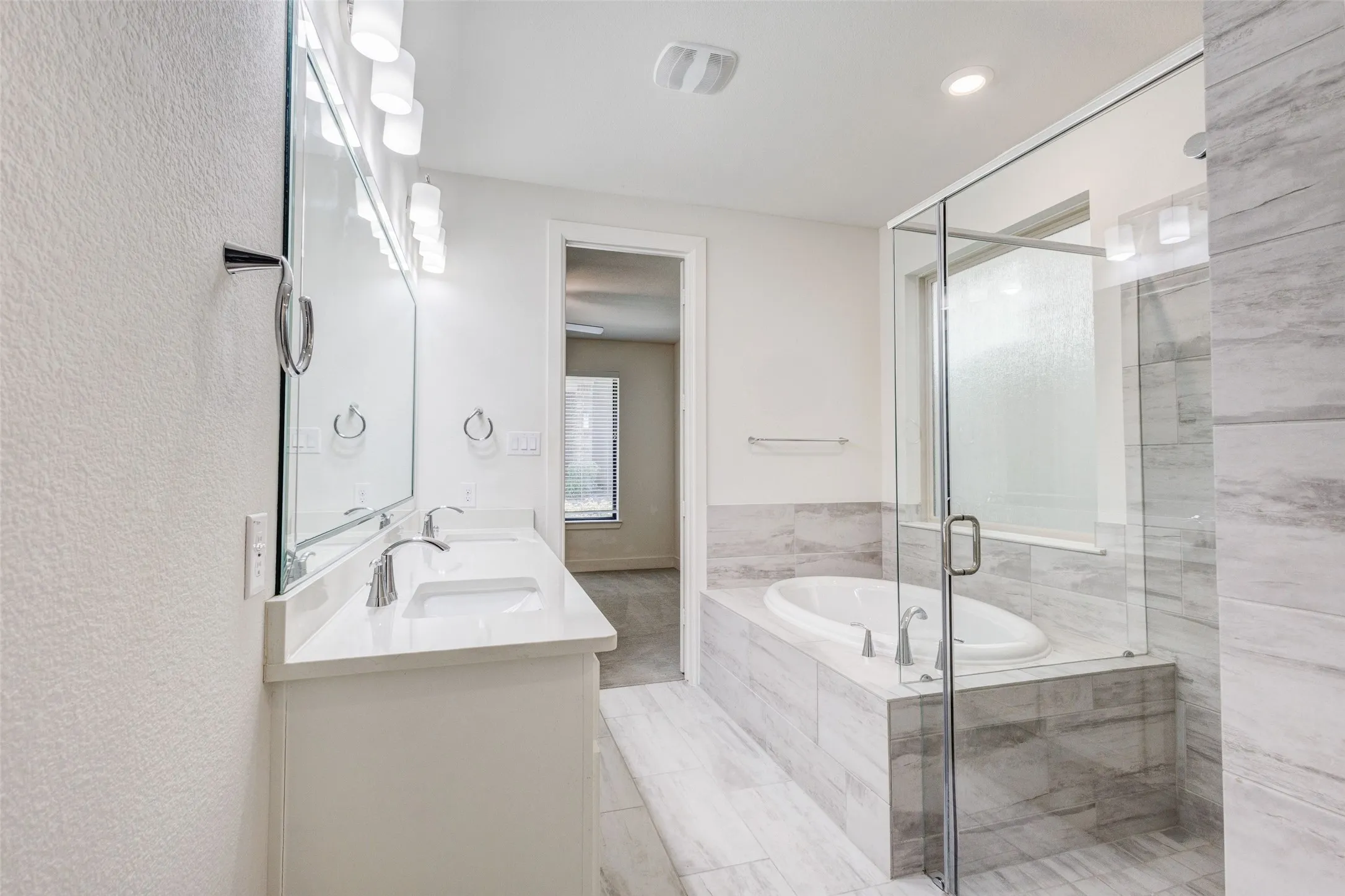 Townhouse For Sale in Dallas County , 8234 Laflin Lane, Dallas, Texas 75231, 2 Bedroom, 2 Bathroom, 2 Garage spaces, 1,438 Sqft, built in 2018, Price $474,900, mls#21352255, Real Estate Agent in Dallas, Homes For Sale in Dallas county, Homes For Sale in Dallas, Realtor in Dallas Texas, Real Estate Brokerage Independent Realty Texas, Luminita Cordes Realtor