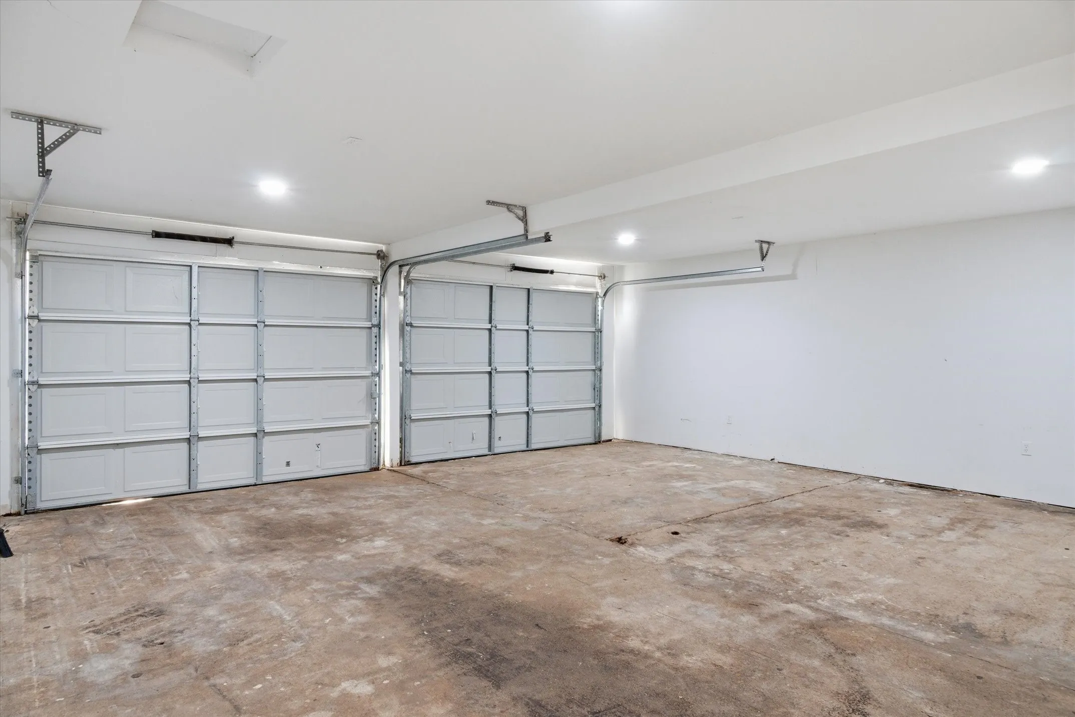 Single Family Residence For Rent in Henderson County , 600 M L King Jr Boulevard, Athens, Texas 75751, 3 Bedrooms, 1 Bathroom, 2 Garage spaces, 1,225 Sqft, built in 1958, Price $1,500, mls#21352258, Real Estate Agent in Athens, Homes For Rent in Henderson county, Homes For Rent in Athens, Realtor in Athens Texas, Real Estate Brokerage Independent Realty Texas, Luminita Cordes Realtor