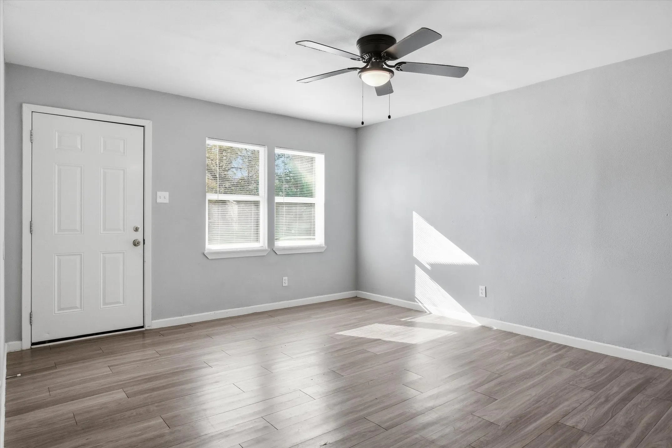 Single Family Residence For Rent in Henderson County , 600 M L King Jr Boulevard, Athens, Texas 75751, 3 Bedrooms, 1 Bathroom, 2 Garage spaces, 1,225 Sqft, built in 1958, Price $1,500, mls#21352258, Real Estate Agent in Athens, Homes For Rent in Henderson county, Homes For Rent in Athens, Realtor in Athens Texas, Real Estate Brokerage Independent Realty Texas, Luminita Cordes Realtor