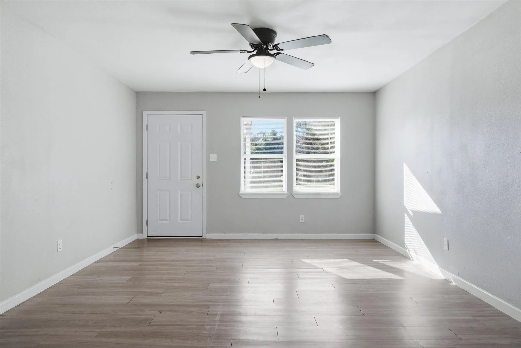 Single Family Residence For Rent in Henderson County , 600 M L King Jr Boulevard, Athens, Texas 75751, 3 Bedrooms, 1 Bathroom, 2 Garage spaces, 1,225 Sqft, built in 1958, Price $1,500, mls#21352258, Real Estate Agent in Athens, Homes For Rent in Henderson county, Homes For Rent in Athens, Realtor in Athens Texas, Real Estate Brokerage Independent Realty Texas, Luminita Cordes Realtor
