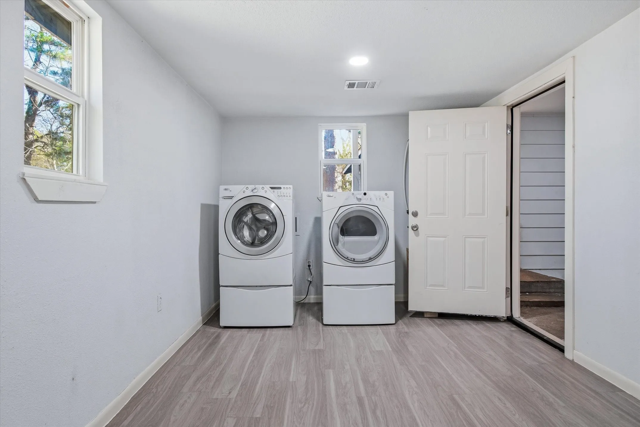 Single Family Residence For Rent in Henderson County , 600 M L King Jr Boulevard, Athens, Texas 75751, 3 Bedrooms, 1 Bathroom, 2 Garage spaces, 1,225 Sqft, built in 1958, Price $1,500, mls#21352258, Real Estate Agent in Athens, Homes For Rent in Henderson county, Homes For Rent in Athens, Realtor in Athens Texas, Real Estate Brokerage Independent Realty Texas, Luminita Cordes Realtor