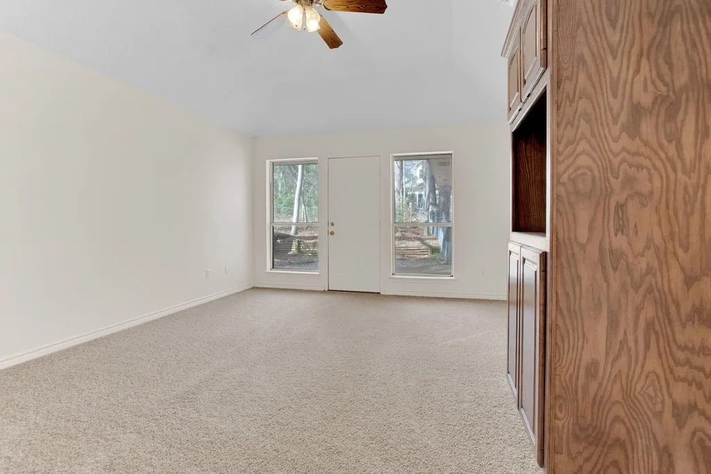 Single Family Residence For Sale in Smith County , 1633 Brookhollow Drive, Hideaway, Texas 75771, 3 Bedroom, 3 Bathroom, 2 Garage spaces, 2,494 Sqft, built in 1995, mls#21352259, Real Estate Agent in Hideaway, Homes For Sale in Smith county, Homes For Sale in Hideaway, Realtor in Hideaway Texas, Real Estate Brokerage Independent Realty Texas, Luminita Cordes Realtor