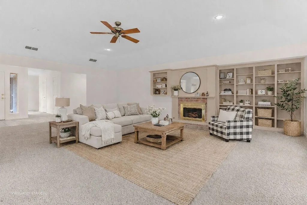 Single Family Residence For Sale in Smith County , 1633 Brookhollow Drive, Hideaway, Texas 75771, 3 Bedroom, 3 Bathroom, 2 Garage spaces, 2,494 Sqft, built in 1995, mls#21352259, Real Estate Agent in Hideaway, Homes For Sale in Smith county, Homes For Sale in Hideaway, Realtor in Hideaway Texas, Real Estate Brokerage Independent Realty Texas, Luminita Cordes Realtor