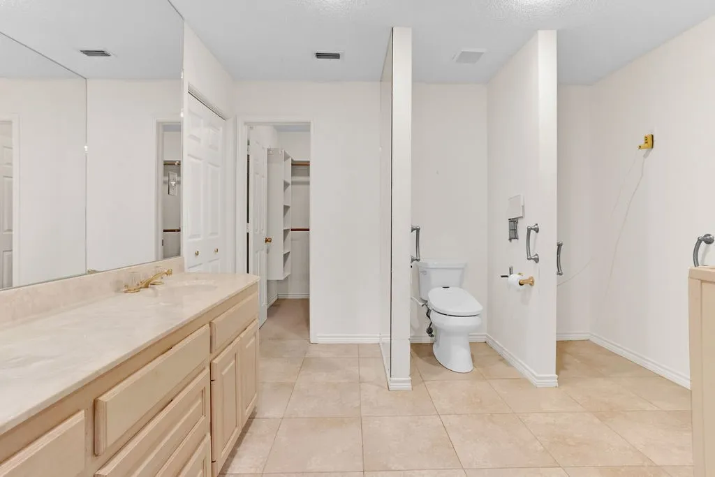Single Family Residence For Sale in Smith County , 1633 Brookhollow Drive, Hideaway, Texas 75771, 3 Bedroom, 3 Bathroom, 2 Garage spaces, 2,494 Sqft, built in 1995, mls#21352259, Real Estate Agent in Hideaway, Homes For Sale in Smith county, Homes For Sale in Hideaway, Realtor in Hideaway Texas, Real Estate Brokerage Independent Realty Texas, Luminita Cordes Realtor
