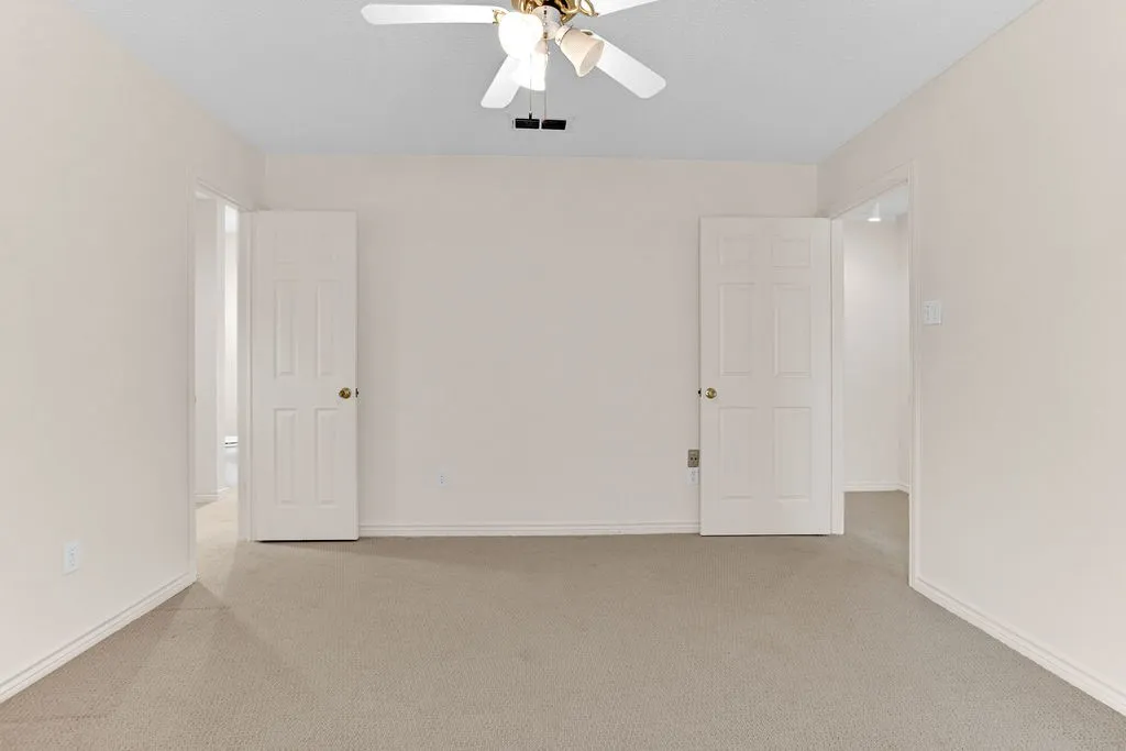 Single Family Residence For Sale in Smith County , 1633 Brookhollow Drive, Hideaway, Texas 75771, 3 Bedroom, 3 Bathroom, 2 Garage spaces, 2,494 Sqft, built in 1995, mls#21352259, Real Estate Agent in Hideaway, Homes For Sale in Smith county, Homes For Sale in Hideaway, Realtor in Hideaway Texas, Real Estate Brokerage Independent Realty Texas, Luminita Cordes Realtor