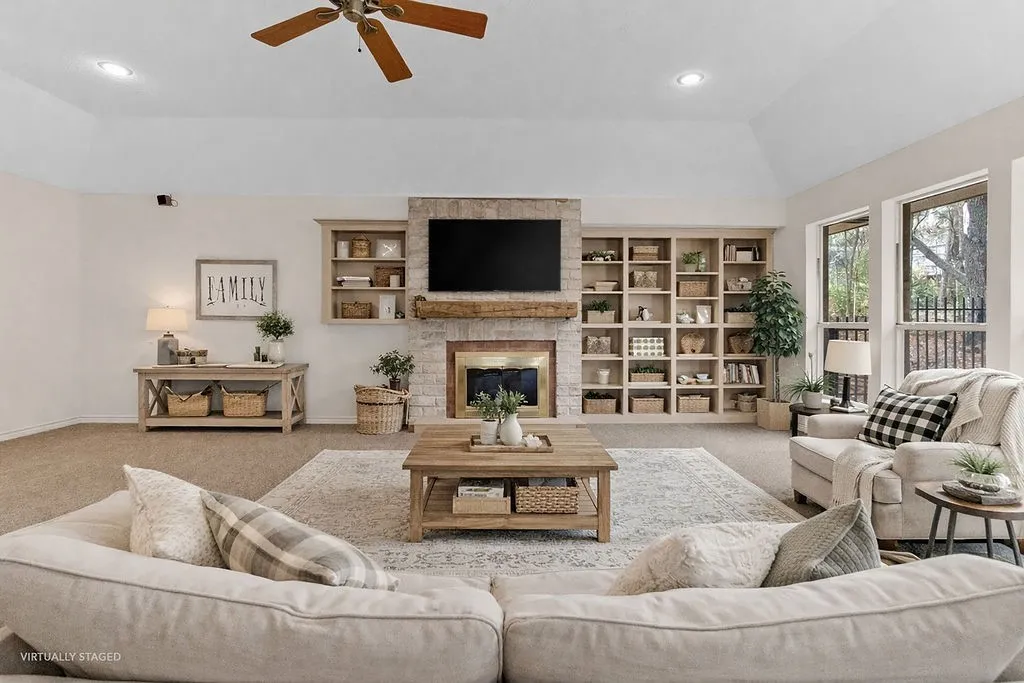 Single Family Residence For Sale in Smith County , 1633 Brookhollow Drive, Hideaway, Texas 75771, 3 Bedroom, 3 Bathroom, 2 Garage spaces, 2,494 Sqft, built in 1995, mls#21352259, Real Estate Agent in Hideaway, Homes For Sale in Smith county, Homes For Sale in Hideaway, Realtor in Hideaway Texas, Real Estate Brokerage Independent Realty Texas, Luminita Cordes Realtor