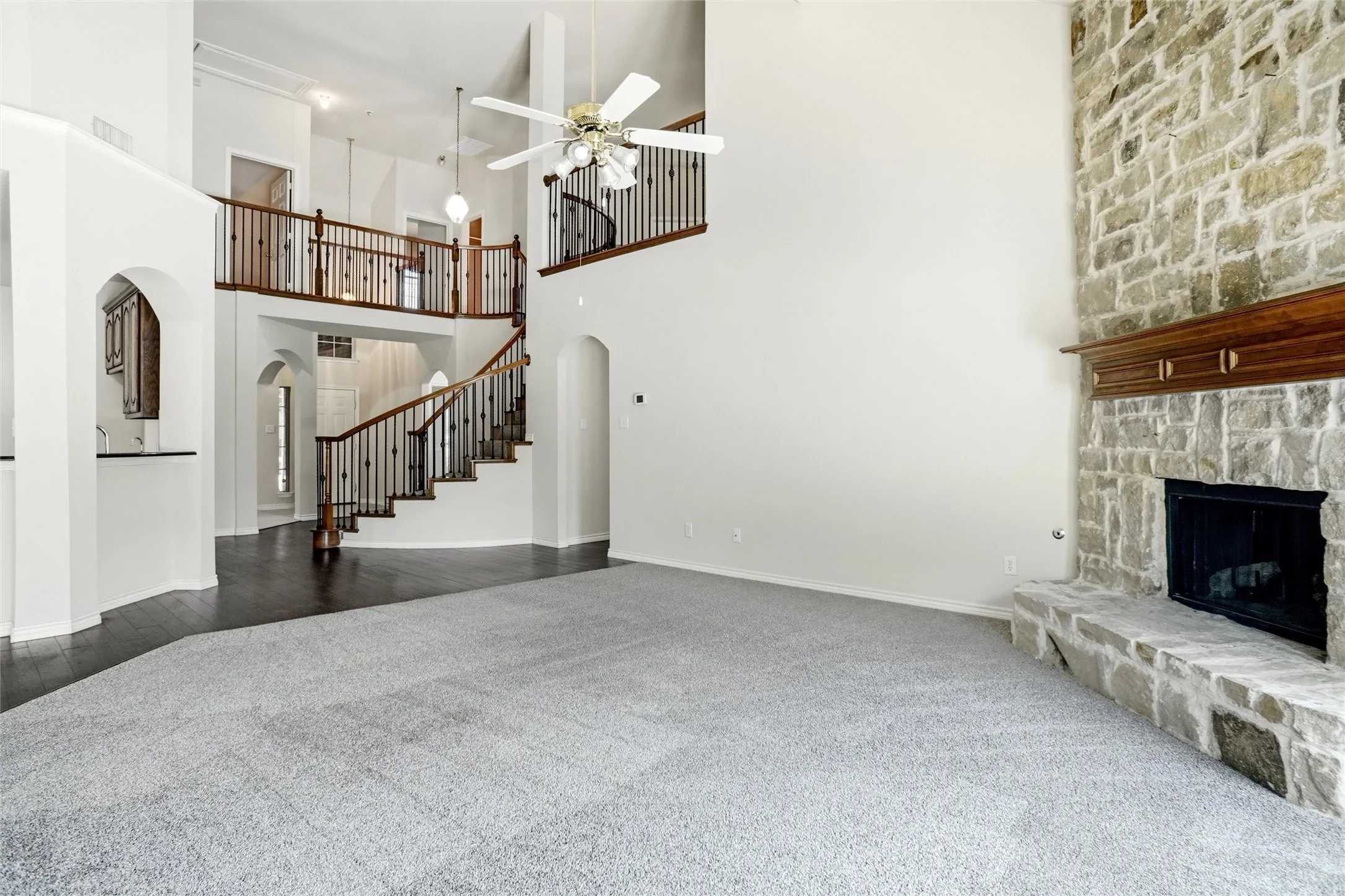 Single Family Residence For Sale in Tarrant County , 5231 Woodfield Drive, Grand Prairie, Texas 75052, 5 Bedroom, 4 Bathroom, 2 Garage spaces, 4,534 Sqft, built in 2006, mls#21336063, Real Estate Agent in Grand Prairie, Homes For Sale in Tarrant county, Homes For Sale in Grand Prairie, Realtor in Grand Prairie Texas, Real Estate Brokerage Independent Realty Texas, Luminita Cordes Realtor