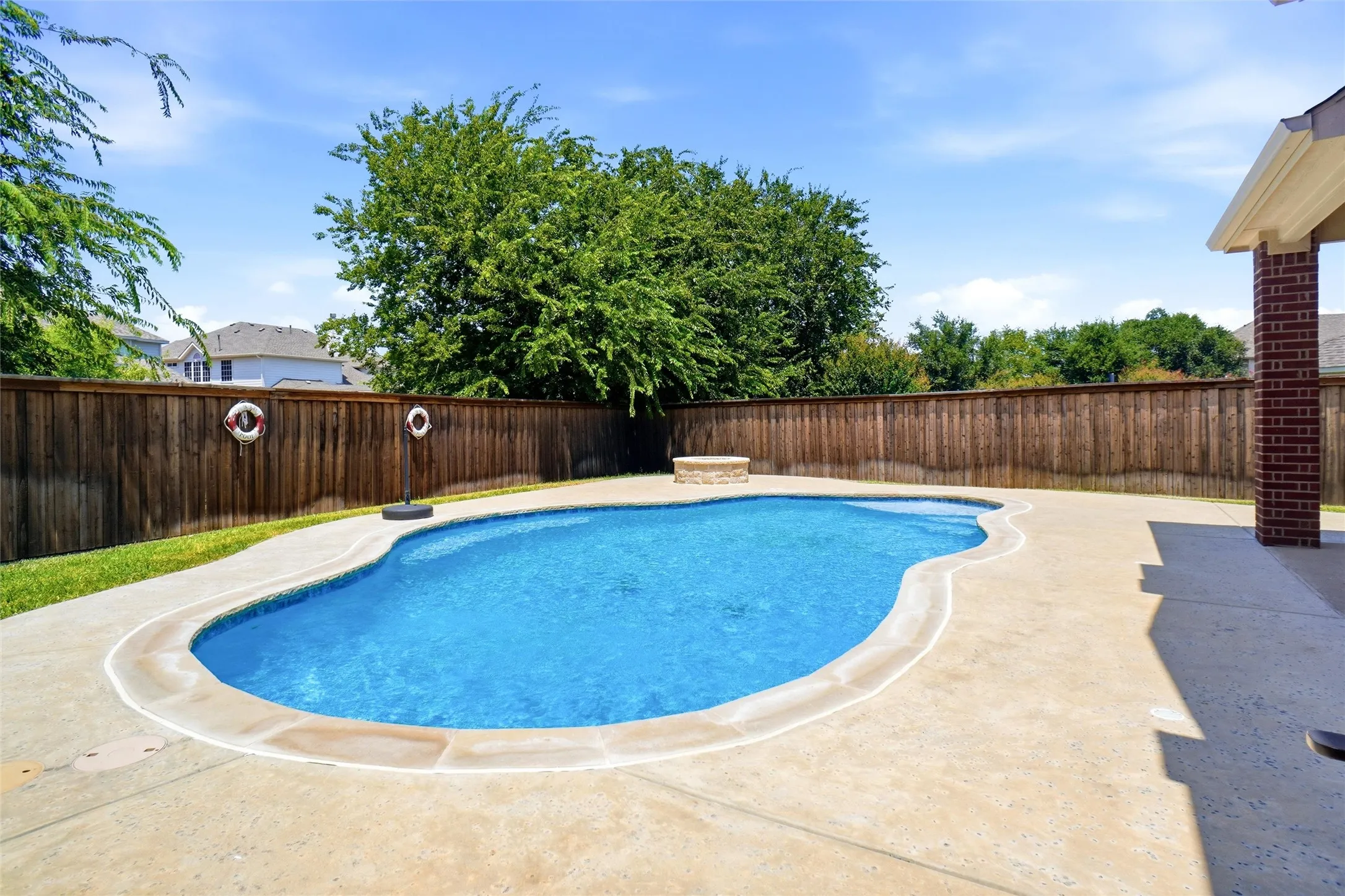 Single Family Residence For Sale in Tarrant County , 5231 Woodfield Drive, Grand Prairie, Texas 75052, 5 Bedroom, 4 Bathroom, 2 Garage spaces, 4,534 Sqft, built in 2006, mls#21336063, Real Estate Agent in Grand Prairie, Homes For Sale in Tarrant county, Homes For Sale in Grand Prairie, Realtor in Grand Prairie Texas, Real Estate Brokerage Independent Realty Texas, Luminita Cordes Realtor