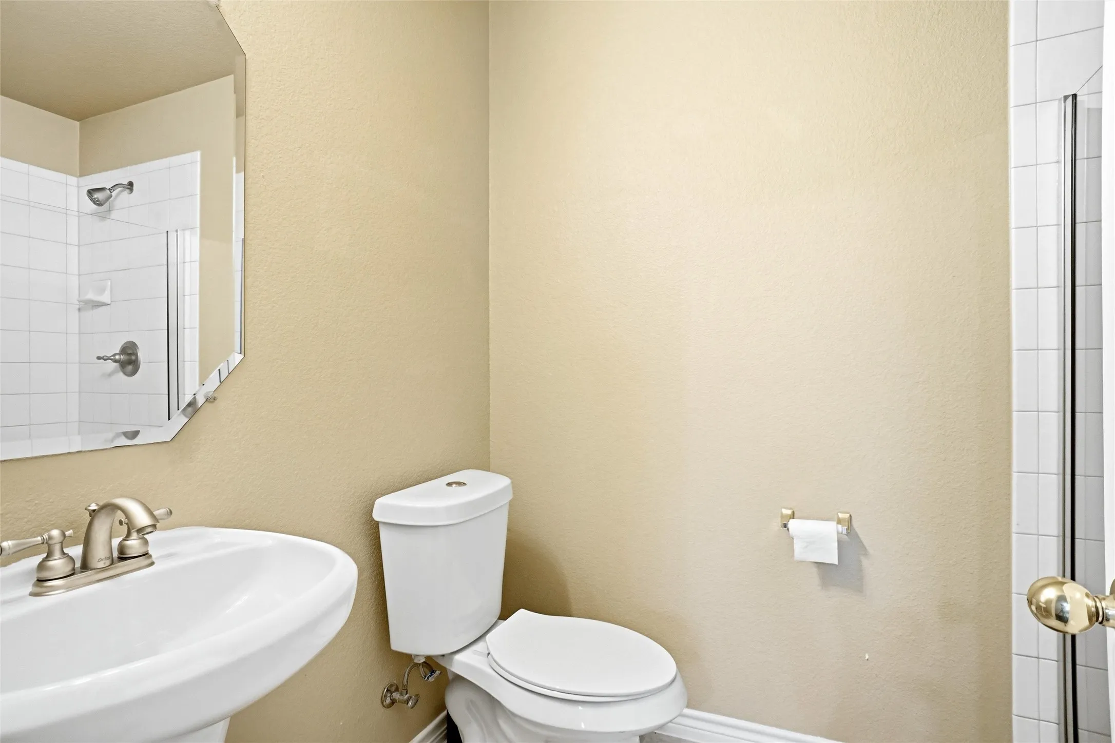 Single Family Residence For Sale in Tarrant County , 5231 Woodfield Drive, Grand Prairie, Texas 75052, 5 Bedroom, 4 Bathroom, 2 Garage spaces, 4,534 Sqft, built in 2006, mls#21336063, Real Estate Agent in Grand Prairie, Homes For Sale in Tarrant county, Homes For Sale in Grand Prairie, Realtor in Grand Prairie Texas, Real Estate Brokerage Independent Realty Texas, Luminita Cordes Realtor