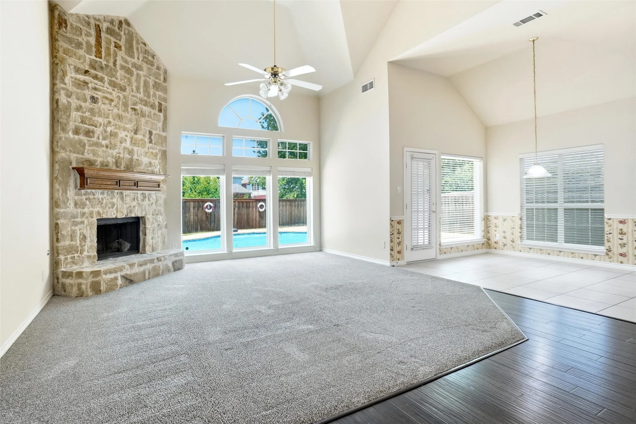 Single Family Residence For Sale in Tarrant County , 5231 Woodfield Drive, Grand Prairie, Texas 75052, 5 Bedroom, 4 Bathroom, 2 Garage spaces, 4,534 Sqft, built in 2006, mls#21336063, Real Estate Agent in Grand Prairie, Homes For Sale in Tarrant county, Homes For Sale in Grand Prairie, Realtor in Grand Prairie Texas, Real Estate Brokerage Independent Realty Texas, Luminita Cordes Realtor