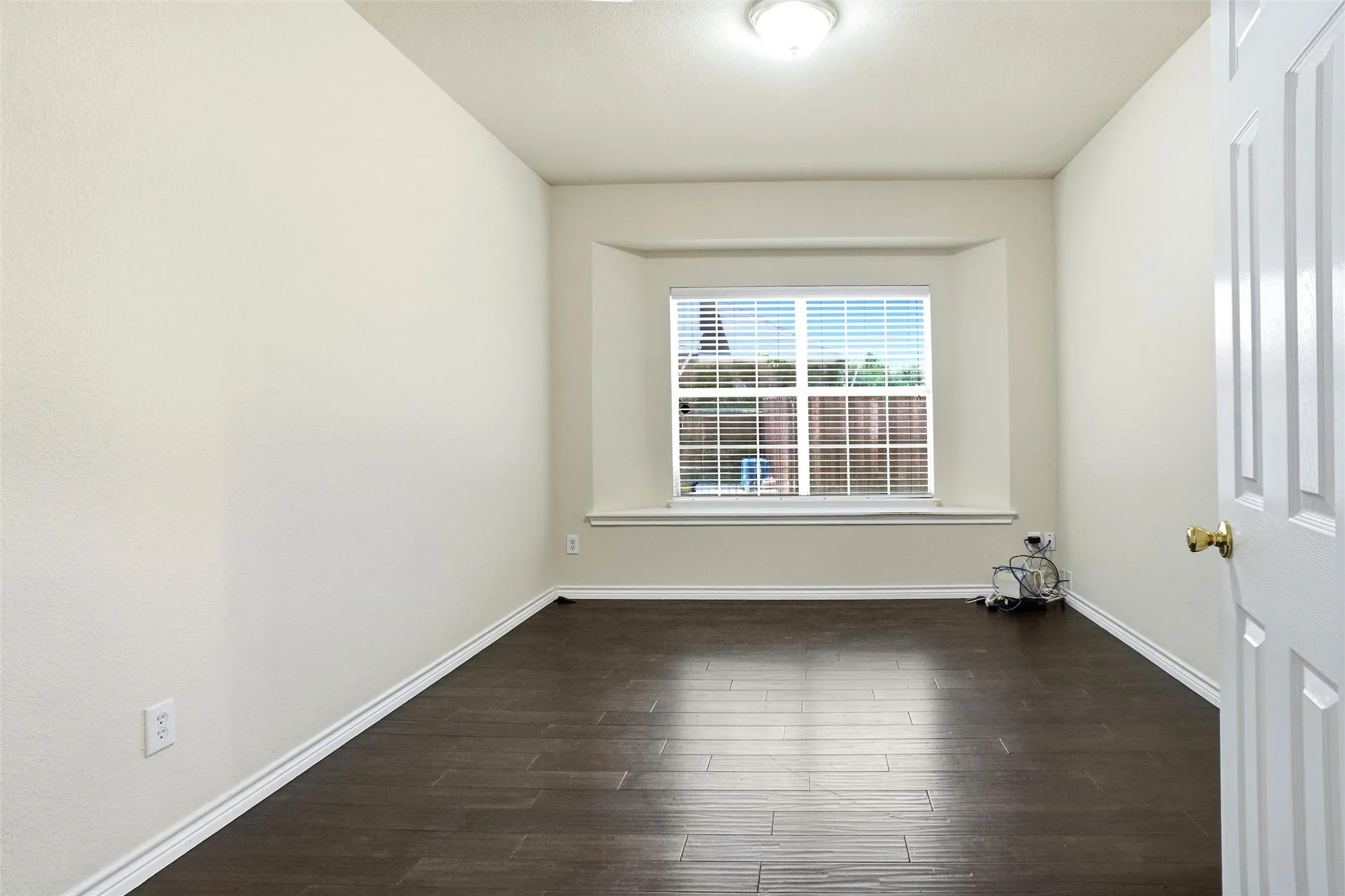 Single Family Residence For Sale in Tarrant County , 5231 Woodfield Drive, Grand Prairie, Texas 75052, 5 Bedroom, 4 Bathroom, 2 Garage spaces, 4,534 Sqft, built in 2006, mls#21336063, Real Estate Agent in Grand Prairie, Homes For Sale in Tarrant county, Homes For Sale in Grand Prairie, Realtor in Grand Prairie Texas, Real Estate Brokerage Independent Realty Texas, Luminita Cordes Realtor