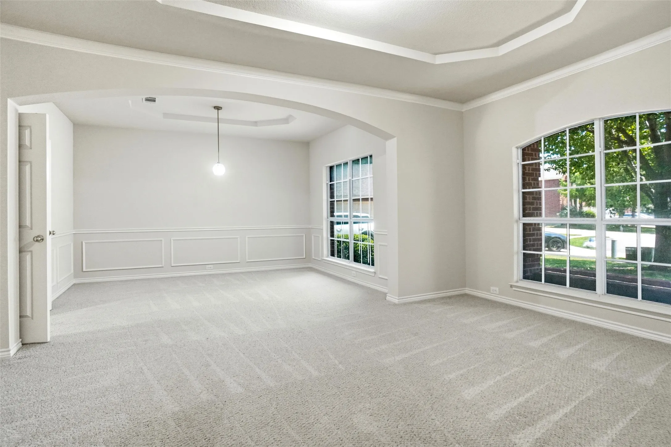 Single Family Residence For Sale in Tarrant County , 5231 Woodfield Drive, Grand Prairie, Texas 75052, 5 Bedroom, 4 Bathroom, 2 Garage spaces, 4,534 Sqft, built in 2006, mls#21336063, Real Estate Agent in Grand Prairie, Homes For Sale in Tarrant county, Homes For Sale in Grand Prairie, Realtor in Grand Prairie Texas, Real Estate Brokerage Independent Realty Texas, Luminita Cordes Realtor