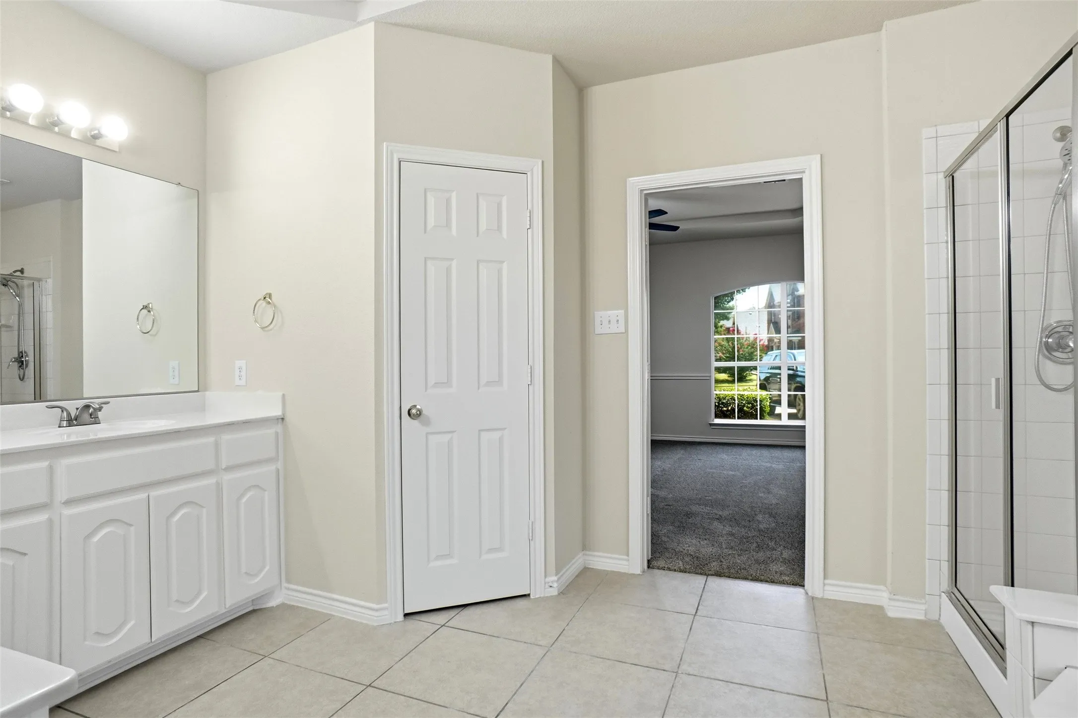 Single Family Residence For Sale in Tarrant County , 5231 Woodfield Drive, Grand Prairie, Texas 75052, 5 Bedroom, 4 Bathroom, 2 Garage spaces, 4,534 Sqft, built in 2006, mls#21336063, Real Estate Agent in Grand Prairie, Homes For Sale in Tarrant county, Homes For Sale in Grand Prairie, Realtor in Grand Prairie Texas, Real Estate Brokerage Independent Realty Texas, Luminita Cordes Realtor