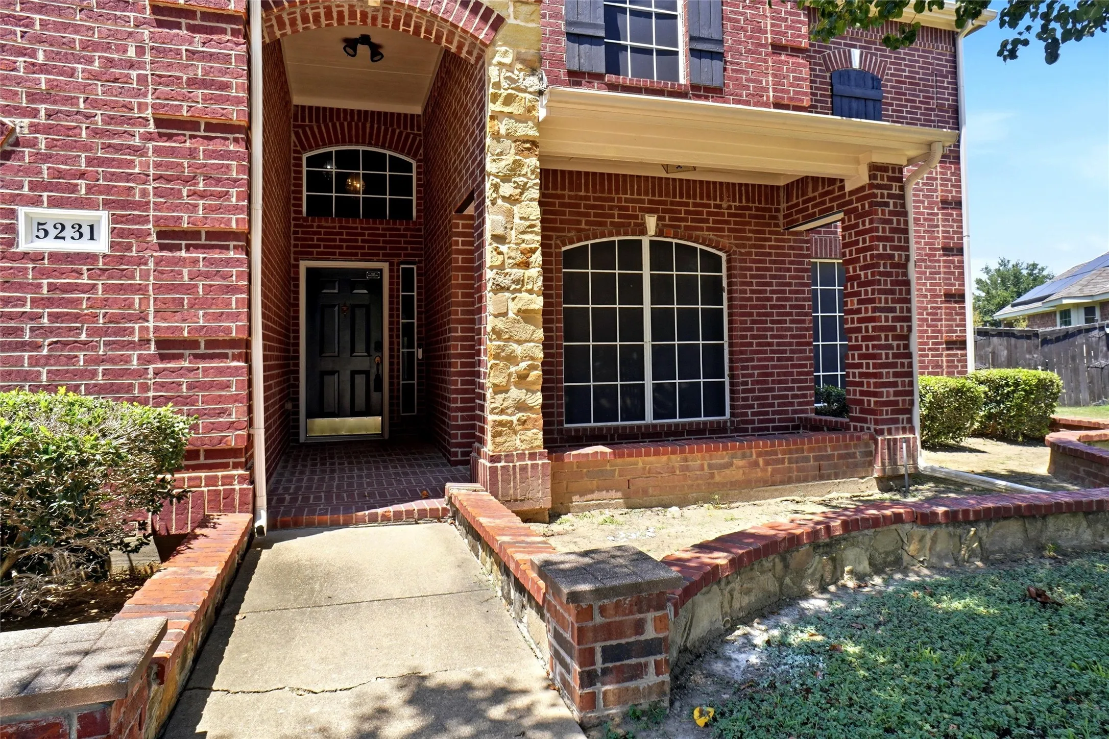 Single Family Residence For Sale in Tarrant County , 5231 Woodfield Drive, Grand Prairie, Texas 75052, 5 Bedroom, 4 Bathroom, 2 Garage spaces, 4,534 Sqft, built in 2006, mls#21336063, Real Estate Agent in Grand Prairie, Homes For Sale in Tarrant county, Homes For Sale in Grand Prairie, Realtor in Grand Prairie Texas, Real Estate Brokerage Independent Realty Texas, Luminita Cordes Realtor