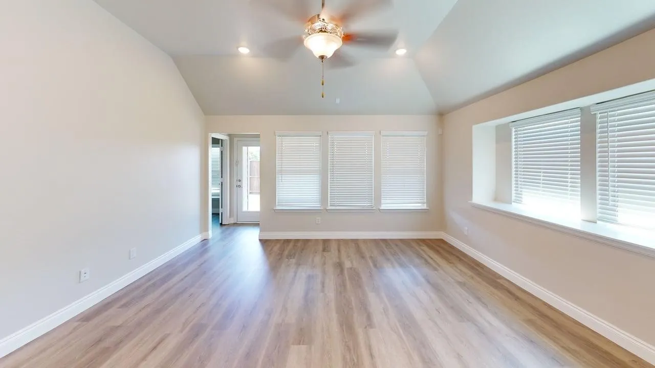 Single Family Residence For Rent in Collin County , 204 Rosewood Drive, Lavon, Texas 75166, 5 Bedroom, 3 Bathroom, 2 Garage spaces, 2,419 Sqft, built in 2022, mls#21352277, Real Estate Agent in Lavon, Homes For Rent in Collin county, Homes For Rent in Lavon, Realtor in Lavon Texas, Real Estate Brokerage Independent Realty Texas, Luminita Cordes Realtor