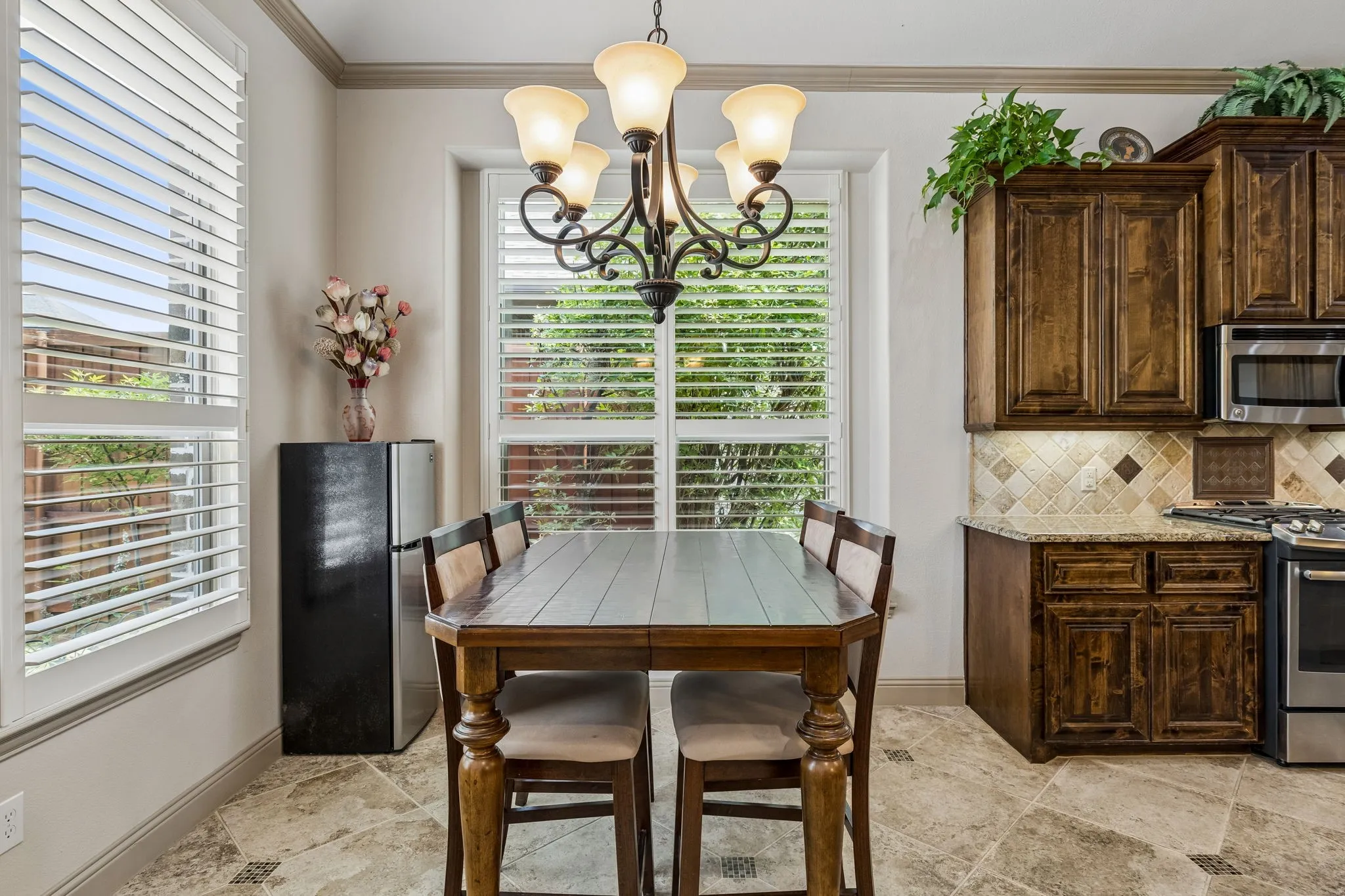 Single Family Residence For Sale in Collin County , 5600 Ridgepass Lane, Mc Kinney, Texas 75071, 4 Bedroom, 4 Bathroom, 3 Garage spaces, 3,324 Sqft, built in 2014, mls#21352009, Real Estate Agent in Mc Kinney, Homes For Sale in Collin county, Homes For Sale in Mc Kinney, Realtor in Mc Kinney Texas, Real Estate Brokerage Independent Realty Texas, Luminita Cordes Realtor