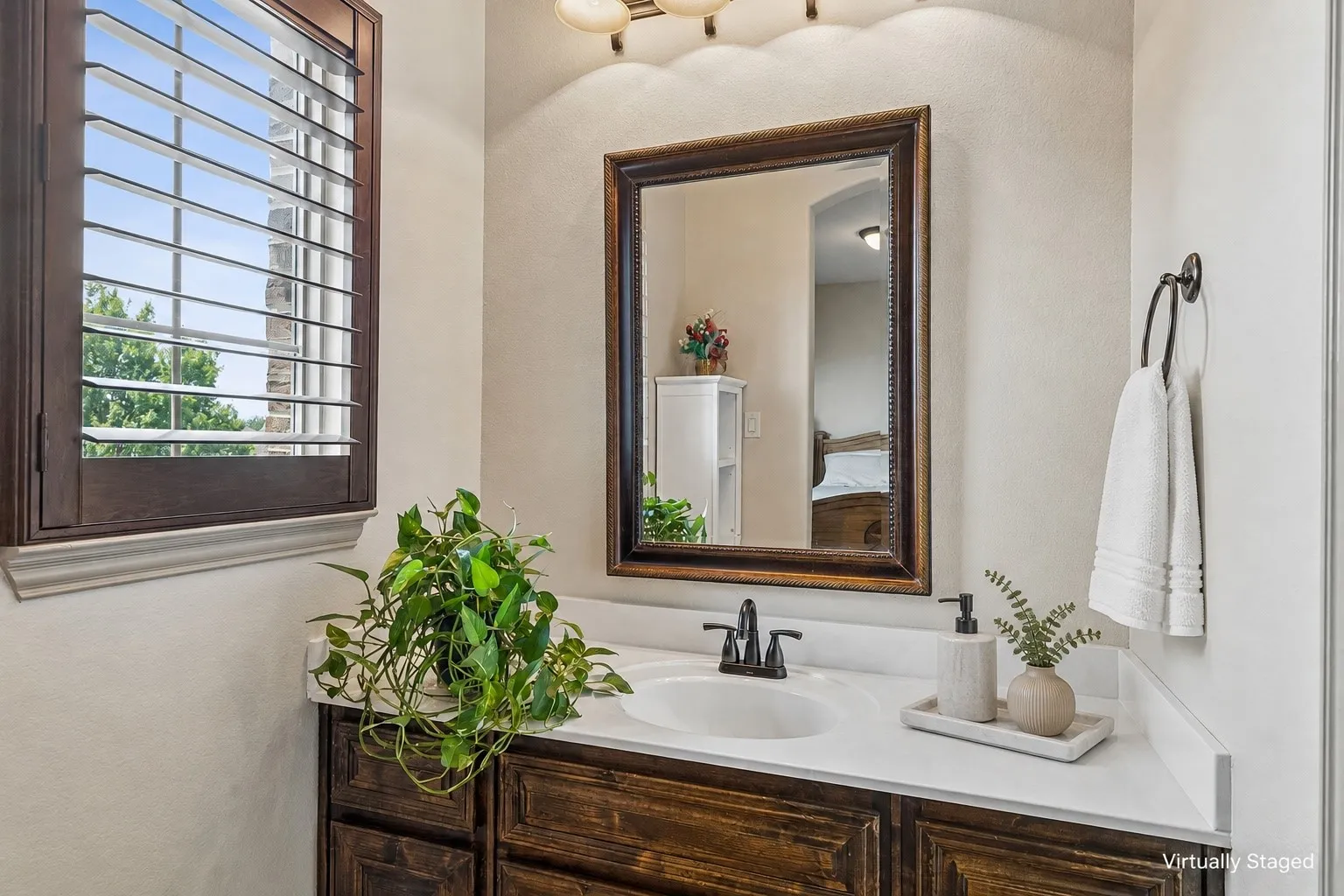 Single Family Residence For Sale in Collin County , 5600 Ridgepass Lane, Mc Kinney, Texas 75071, 4 Bedroom, 4 Bathroom, 3 Garage spaces, 3,324 Sqft, built in 2014, mls#21352009, Real Estate Agent in Mc Kinney, Homes For Sale in Collin county, Homes For Sale in Mc Kinney, Realtor in Mc Kinney Texas, Real Estate Brokerage Independent Realty Texas, Luminita Cordes Realtor