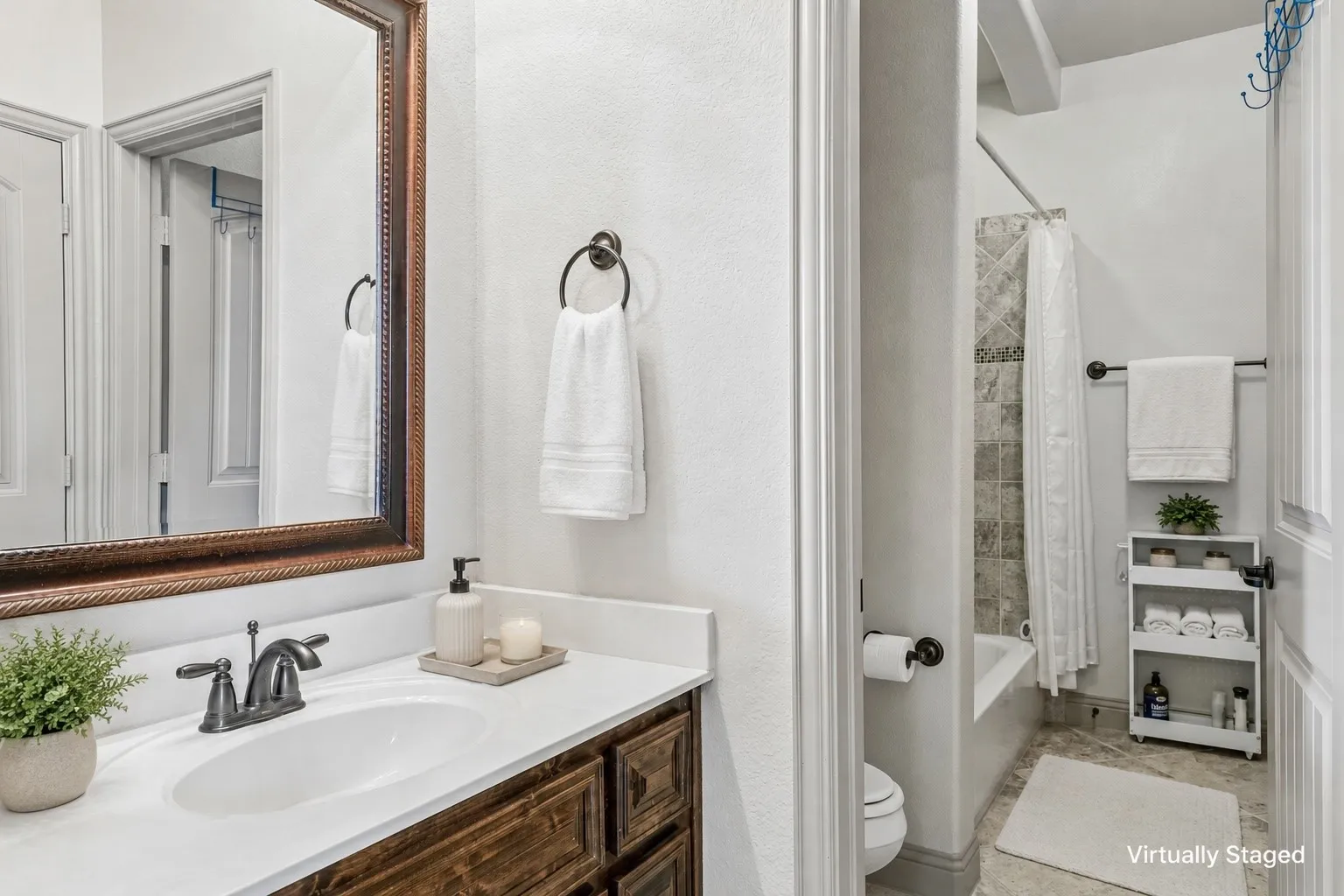Single Family Residence For Sale in Collin County , 5600 Ridgepass Lane, Mc Kinney, Texas 75071, 4 Bedroom, 4 Bathroom, 3 Garage spaces, 3,324 Sqft, built in 2014, mls#21352009, Real Estate Agent in Mc Kinney, Homes For Sale in Collin county, Homes For Sale in Mc Kinney, Realtor in Mc Kinney Texas, Real Estate Brokerage Independent Realty Texas, Luminita Cordes Realtor