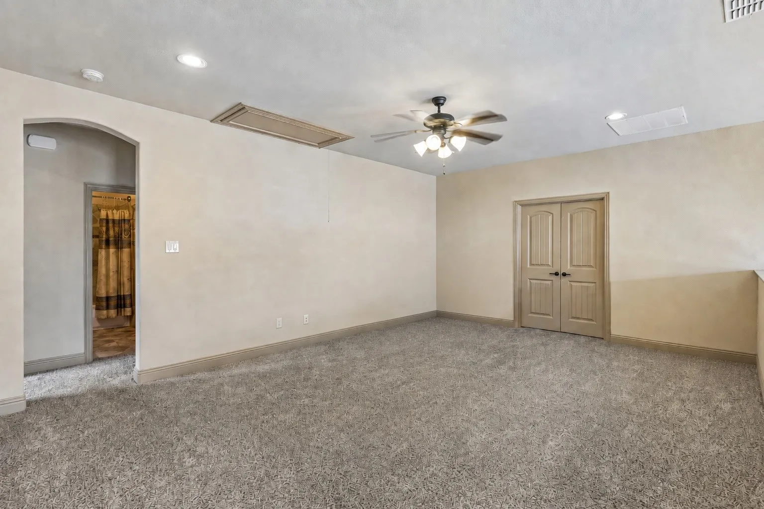 Single Family Residence For Sale in Collin County , 5600 Ridgepass Lane, Mc Kinney, Texas 75071, 4 Bedroom, 4 Bathroom, 3 Garage spaces, 3,324 Sqft, built in 2014, mls#21352009, Real Estate Agent in Mc Kinney, Homes For Sale in Collin county, Homes For Sale in Mc Kinney, Realtor in Mc Kinney Texas, Real Estate Brokerage Independent Realty Texas, Luminita Cordes Realtor