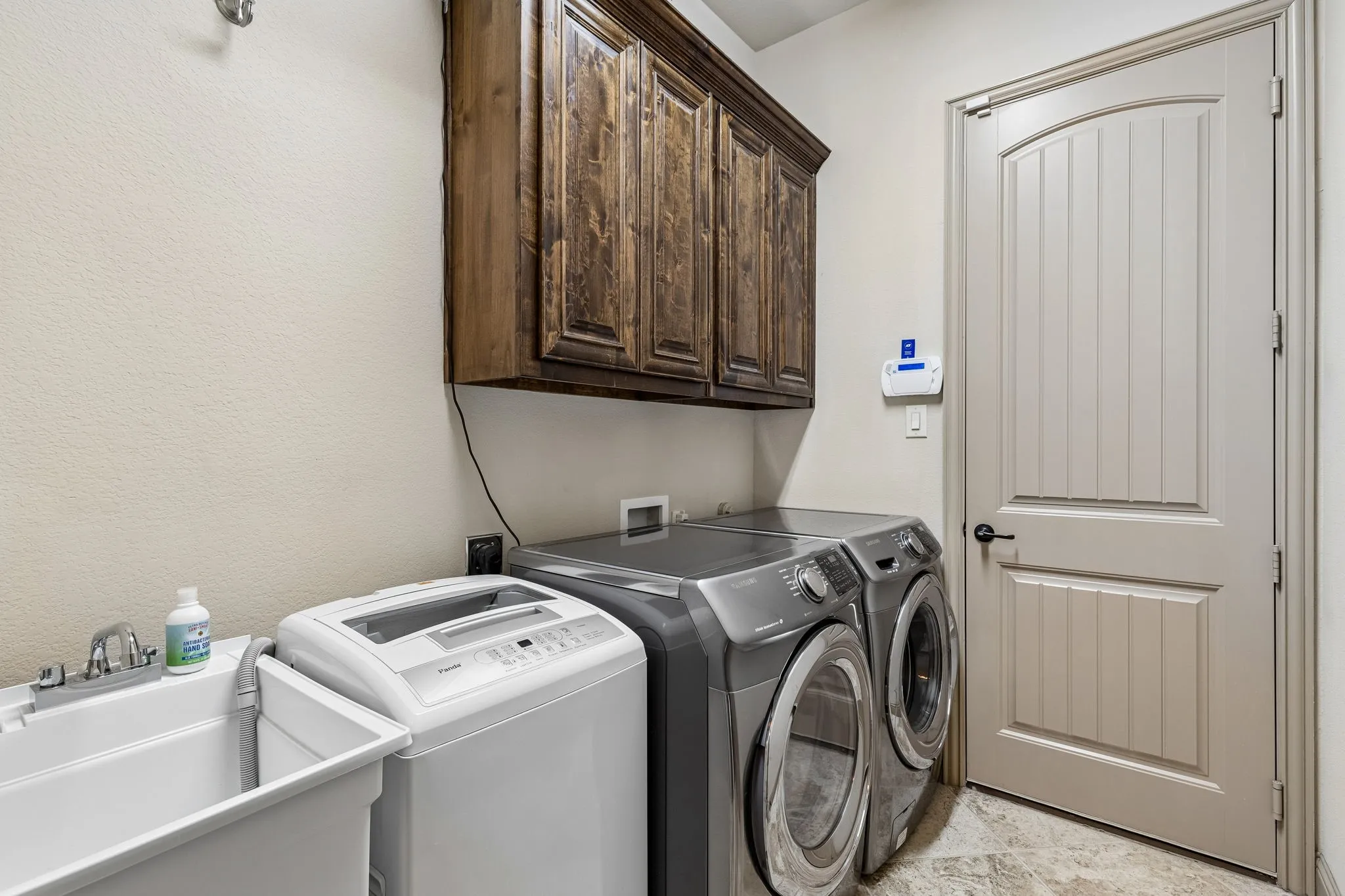 Single Family Residence For Sale in Collin County , 5600 Ridgepass Lane, Mc Kinney, Texas 75071, 4 Bedroom, 4 Bathroom, 3 Garage spaces, 3,324 Sqft, built in 2014, mls#21352009, Real Estate Agent in Mc Kinney, Homes For Sale in Collin county, Homes For Sale in Mc Kinney, Realtor in Mc Kinney Texas, Real Estate Brokerage Independent Realty Texas, Luminita Cordes Realtor
