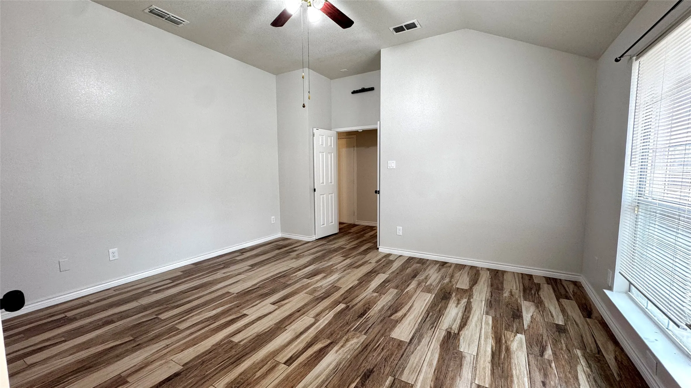 Single Family Residence For Rent in Tarrant County , 2414 Coventry Court, Grand Prairie, Texas 75052, 3 Bedroom, 2 Bathroom, 2 Garage spaces, 1,575 Sqft, built in 1993, mls#21352270, Real Estate Agent in Grand Prairie, Homes For Rent in Tarrant county, Homes For Rent in Grand Prairie, Realtor in Grand Prairie Texas, Real Estate Brokerage Independent Realty Texas, Luminita Cordes Realtor