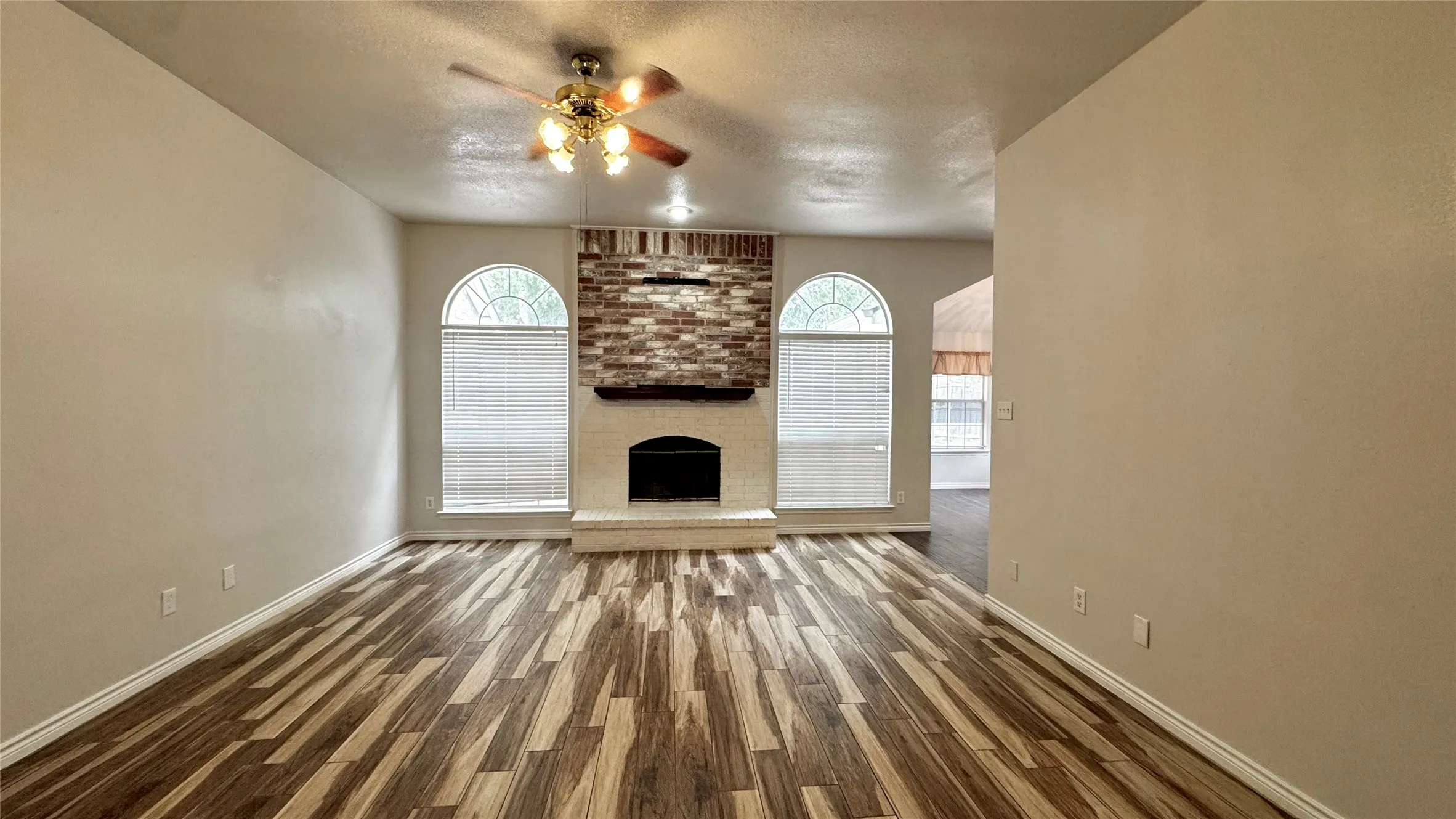 Single Family Residence For Rent in Tarrant County , 2414 Coventry Court, Grand Prairie, Texas 75052, 3 Bedroom, 2 Bathroom, 2 Garage spaces, 1,575 Sqft, built in 1993, mls#21352270, Real Estate Agent in Grand Prairie, Homes For Rent in Tarrant county, Homes For Rent in Grand Prairie, Realtor in Grand Prairie Texas, Real Estate Brokerage Independent Realty Texas, Luminita Cordes Realtor
