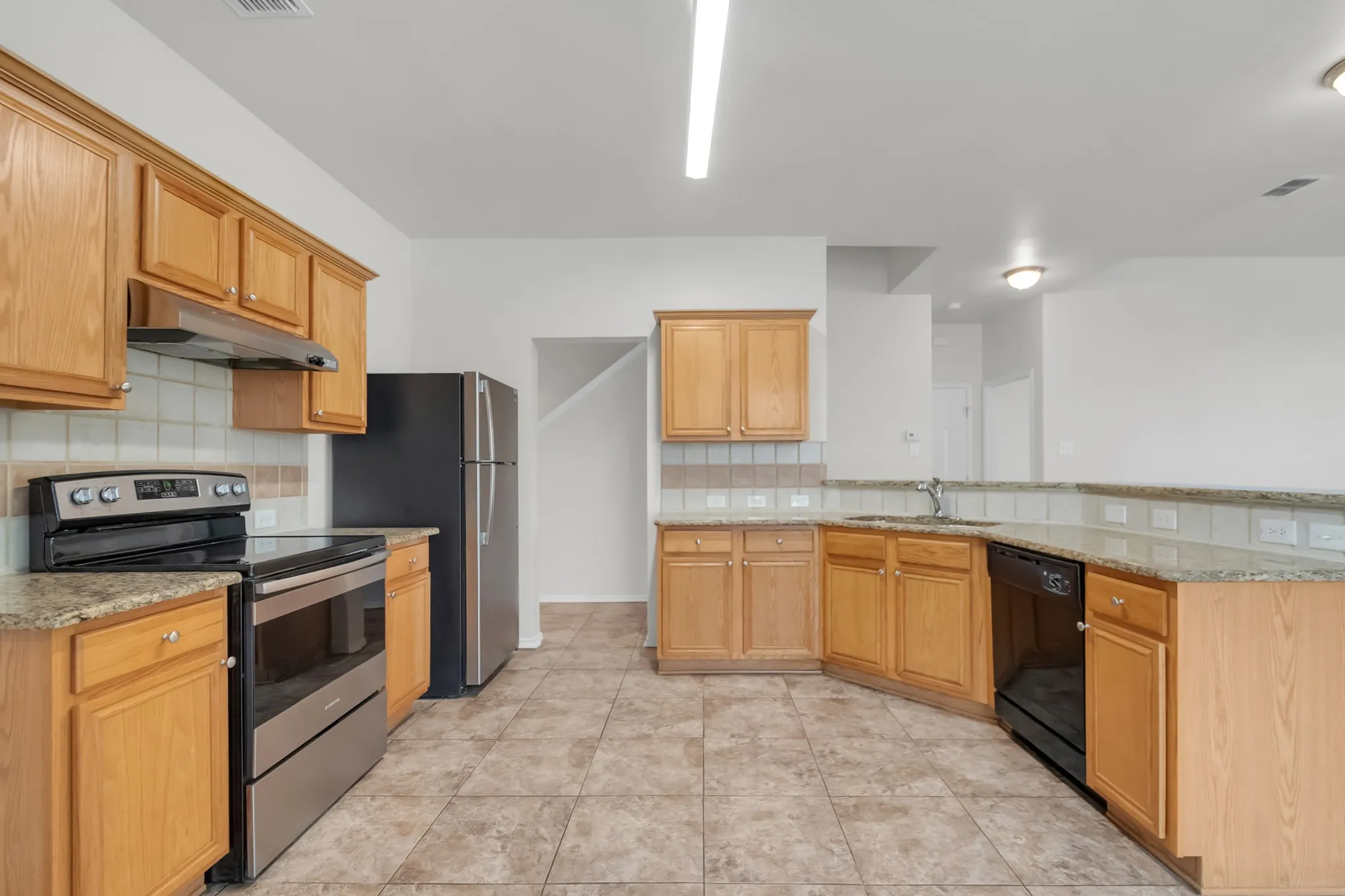 Single Family Residence For Sale in Dallas County , 1068 Westbrook Court, Grand Prairie, Texas 75052, 4 Bedroom, 3 Bathroom, 2 Garage spaces, 2,522 Sqft, built in 2003, mls#21347904, Real Estate Agent in Grand Prairie, Homes For Sale in Dallas county, Homes For Sale in Grand Prairie, Realtor in Grand Prairie Texas, Real Estate Brokerage Independent Realty Texas, Luminita Cordes Realtor