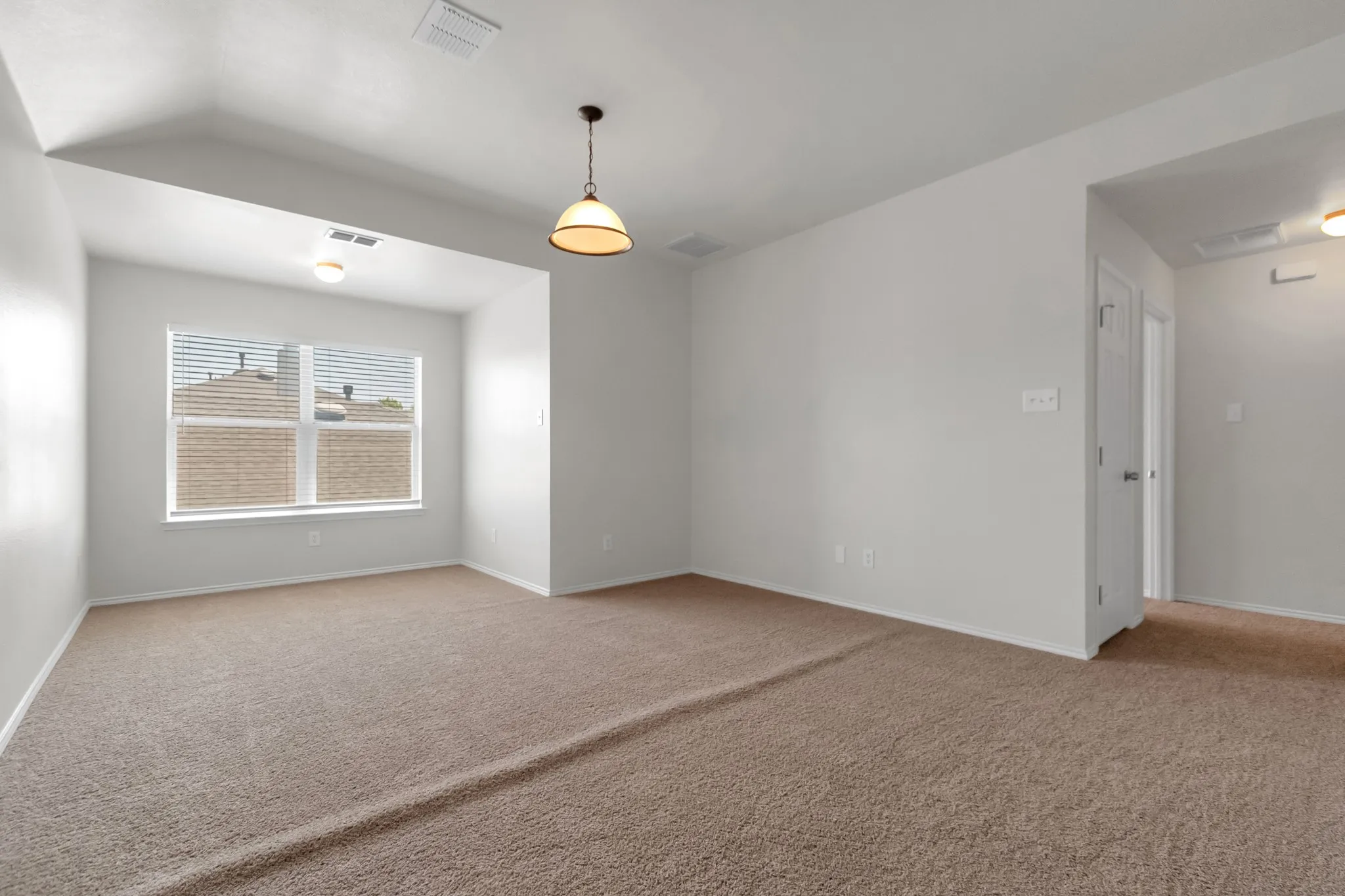 Single Family Residence For Sale in Dallas County , 1068 Westbrook Court, Grand Prairie, Texas 75052, 4 Bedroom, 3 Bathroom, 2 Garage spaces, 2,522 Sqft, built in 2003, mls#21347904, Real Estate Agent in Grand Prairie, Homes For Sale in Dallas county, Homes For Sale in Grand Prairie, Realtor in Grand Prairie Texas, Real Estate Brokerage Independent Realty Texas, Luminita Cordes Realtor