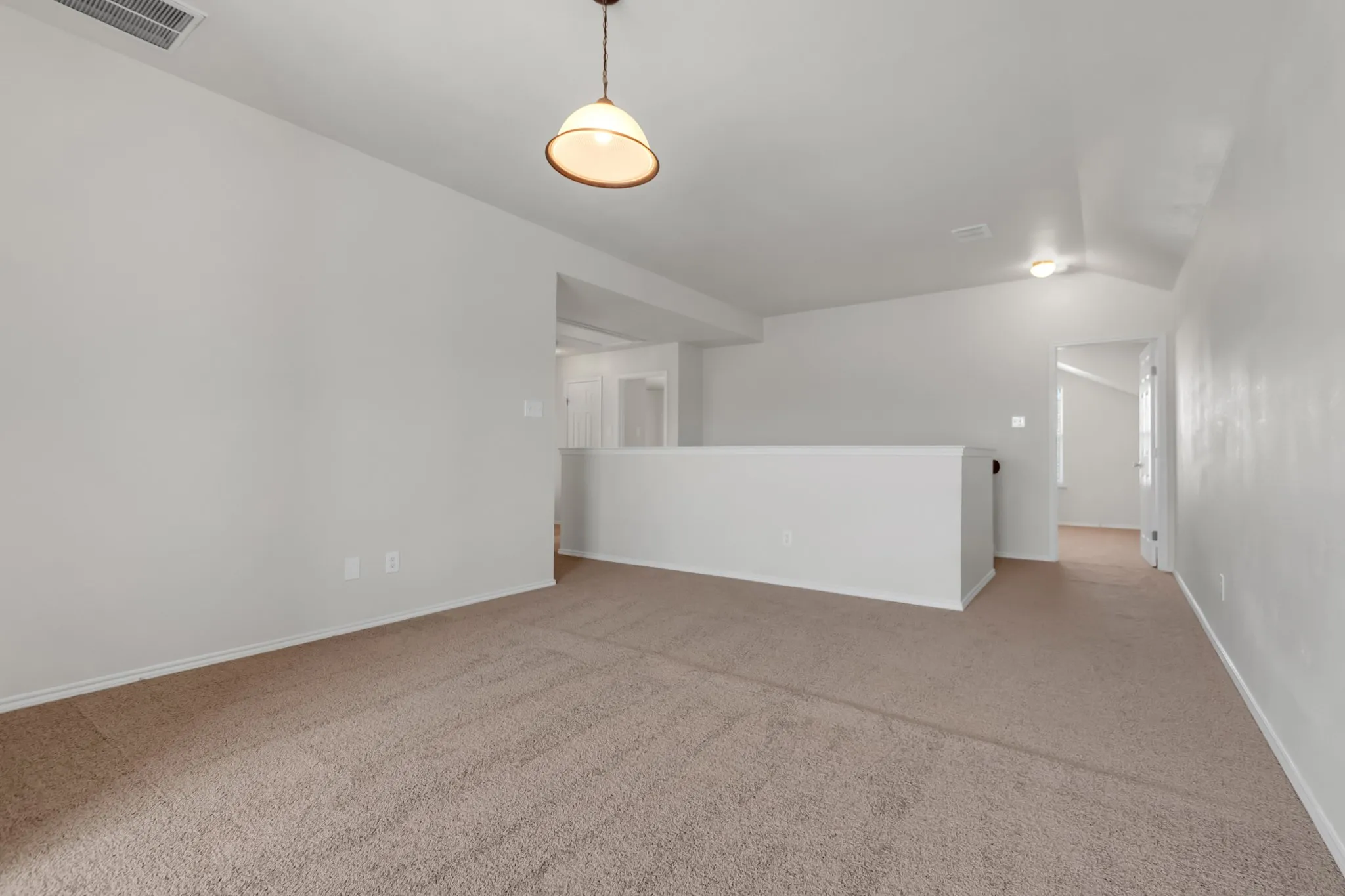 Single Family Residence For Sale in Dallas County , 1068 Westbrook Court, Grand Prairie, Texas 75052, 4 Bedroom, 3 Bathroom, 2 Garage spaces, 2,522 Sqft, built in 2003, mls#21347904, Real Estate Agent in Grand Prairie, Homes For Sale in Dallas county, Homes For Sale in Grand Prairie, Realtor in Grand Prairie Texas, Real Estate Brokerage Independent Realty Texas, Luminita Cordes Realtor