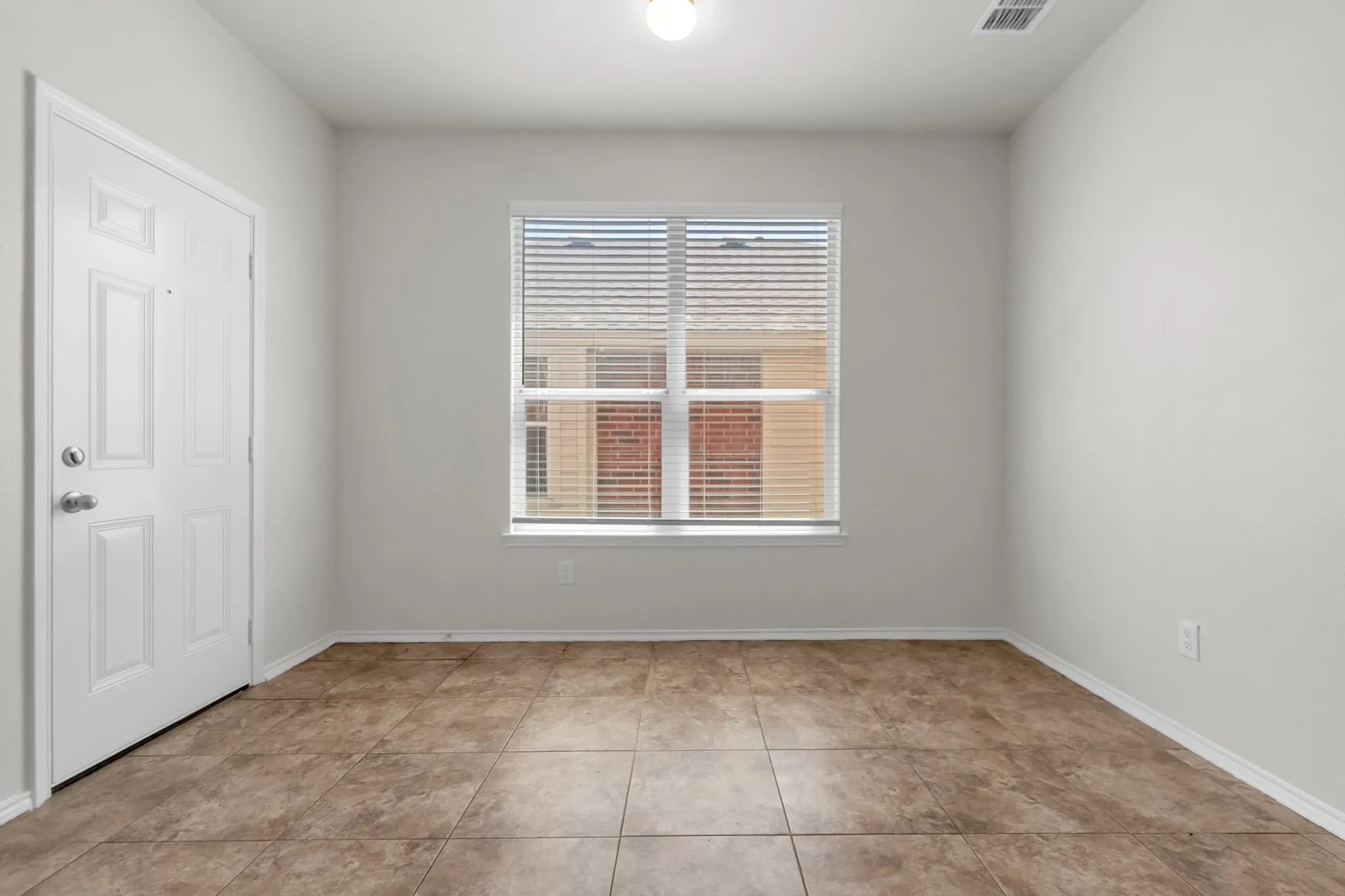 Single Family Residence For Sale in Dallas County , 1068 Westbrook Court, Grand Prairie, Texas 75052, 4 Bedroom, 3 Bathroom, 2 Garage spaces, 2,522 Sqft, built in 2003, mls#21347904, Real Estate Agent in Grand Prairie, Homes For Sale in Dallas county, Homes For Sale in Grand Prairie, Realtor in Grand Prairie Texas, Real Estate Brokerage Independent Realty Texas, Luminita Cordes Realtor