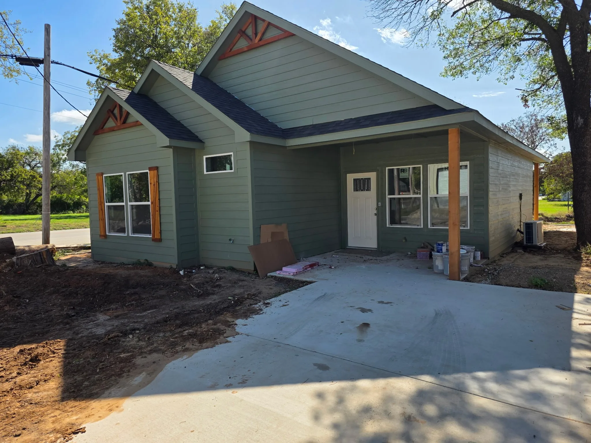 Single Family Residence For Sale in Montague County , 201 W Cherry Street, Nocona, Texas 76255, 3 Bedroom, 2 Bathroom, Garage spaces, 1,163 Sqft, built in 2026, mls#21351048, Real Estate Agent in Nocona, Homes For Sale in Montague county, Homes For Sale in Nocona, Realtor in Nocona Texas, Real Estate Brokerage Independent Realty Texas, Luminita Cordes Realtor