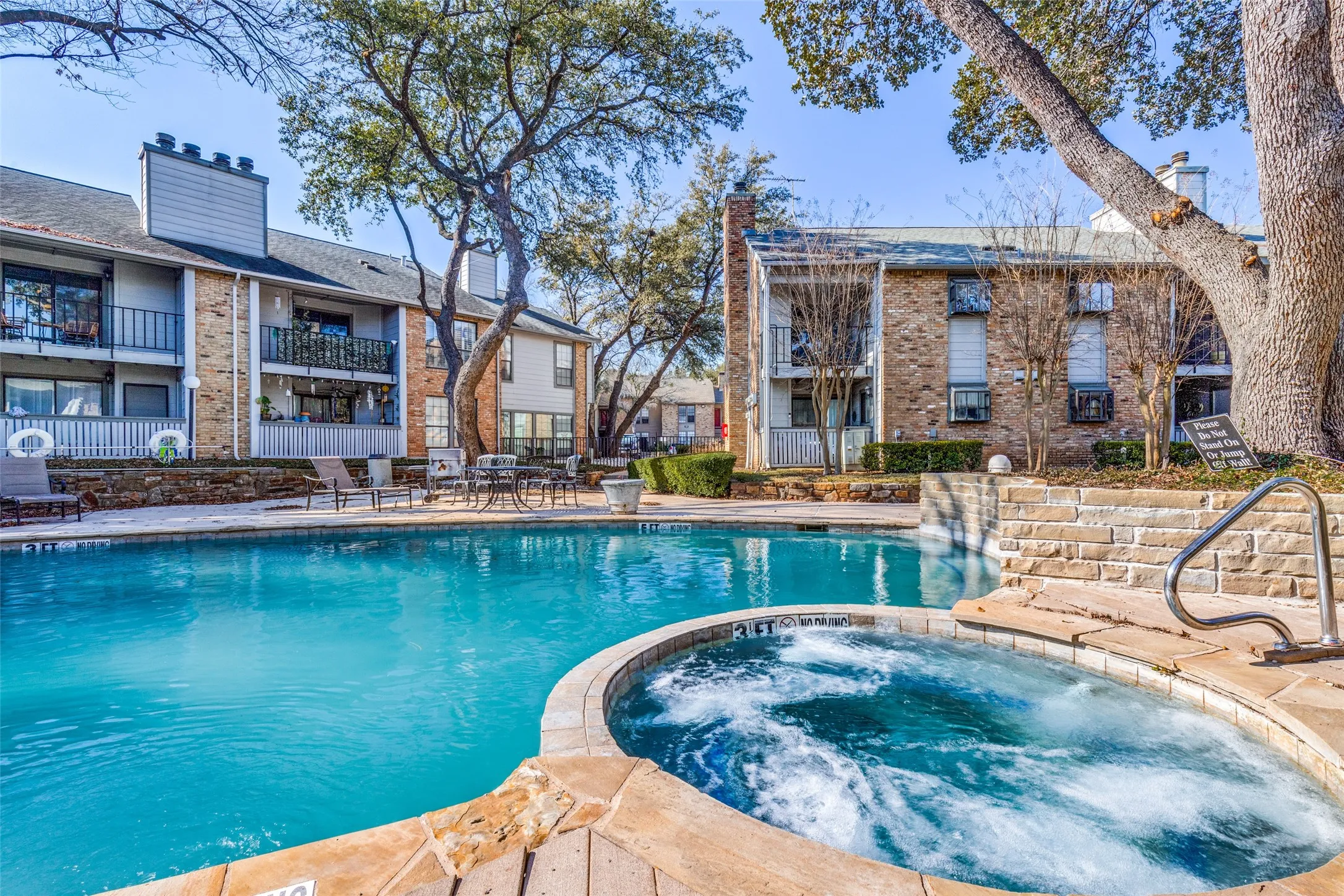 Condominium For Sale in Dallas County , 15151 Berry Trail 106, Dallas, Texas 75248, 1 Bedroom, 1 Bathroom, Garage spaces, 736 Sqft, built in 1980, mls#21352283, Real Estate Agent in Dallas, Homes For Sale in Dallas county, Homes For Sale in Dallas, Realtor in Dallas Texas, Real Estate Brokerage Independent Realty Texas, Luminita Cordes Realtor
