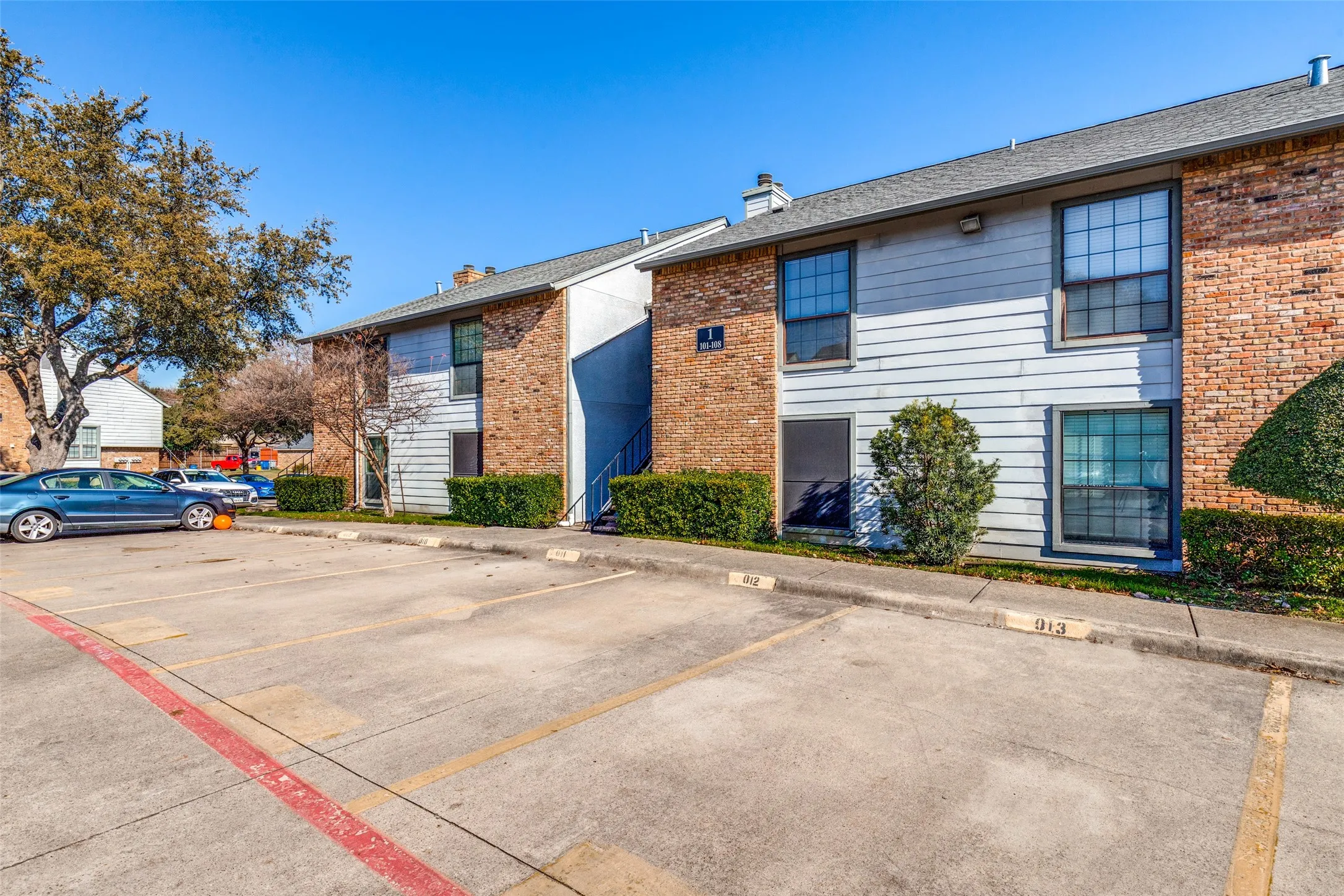 Condominium For Sale in Dallas County , 15151 Berry Trail 106, Dallas, Texas 75248, 1 Bedroom, 1 Bathroom, Garage spaces, 736 Sqft, built in 1980, mls#21352283, Real Estate Agent in Dallas, Homes For Sale in Dallas county, Homes For Sale in Dallas, Realtor in Dallas Texas, Real Estate Brokerage Independent Realty Texas, Luminita Cordes Realtor