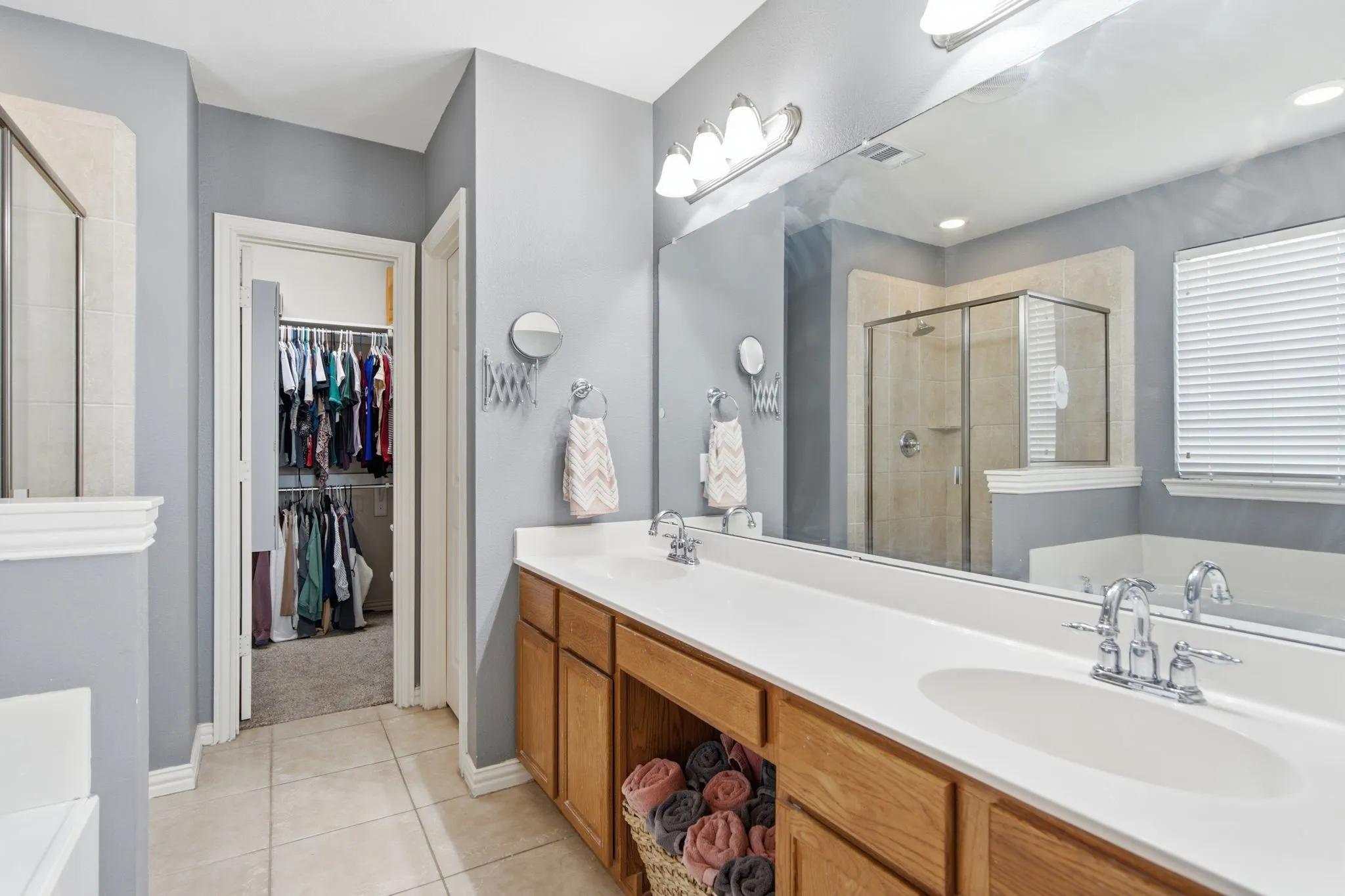 Single Family Residence For Sale in Denton County , 2444 Greenbrook Drive, Little Elm, Texas 75068, 4 Bedroom, 3 Bathroom, 2 Garage spaces, 2,631 Sqft, built in 2006, mls#21350783, Real Estate Agent in Little Elm, Homes For Sale in Denton county, Homes For Sale in Little Elm, Realtor in Little Elm Texas, Real Estate Brokerage Independent Realty Texas, Luminita Cordes Realtor
