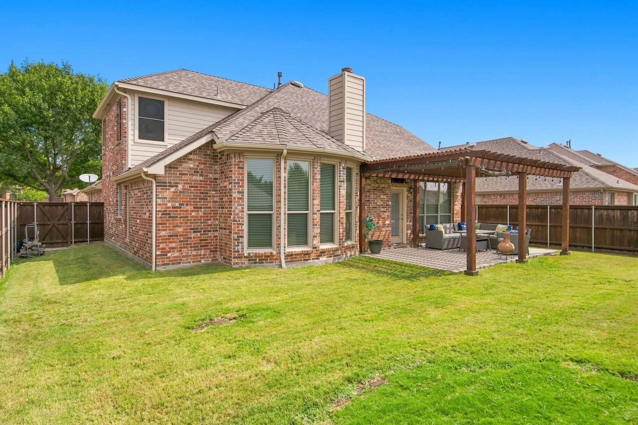 Single Family Residence For Sale in Denton County , 2444 Greenbrook Drive, Little Elm, Texas 75068, 4 Bedroom, 3 Bathroom, 2 Garage spaces, 2,631 Sqft, built in 2006, mls#21350783, Real Estate Agent in Little Elm, Homes For Sale in Denton county, Homes For Sale in Little Elm, Realtor in Little Elm Texas, Real Estate Brokerage Independent Realty Texas, Luminita Cordes Realtor