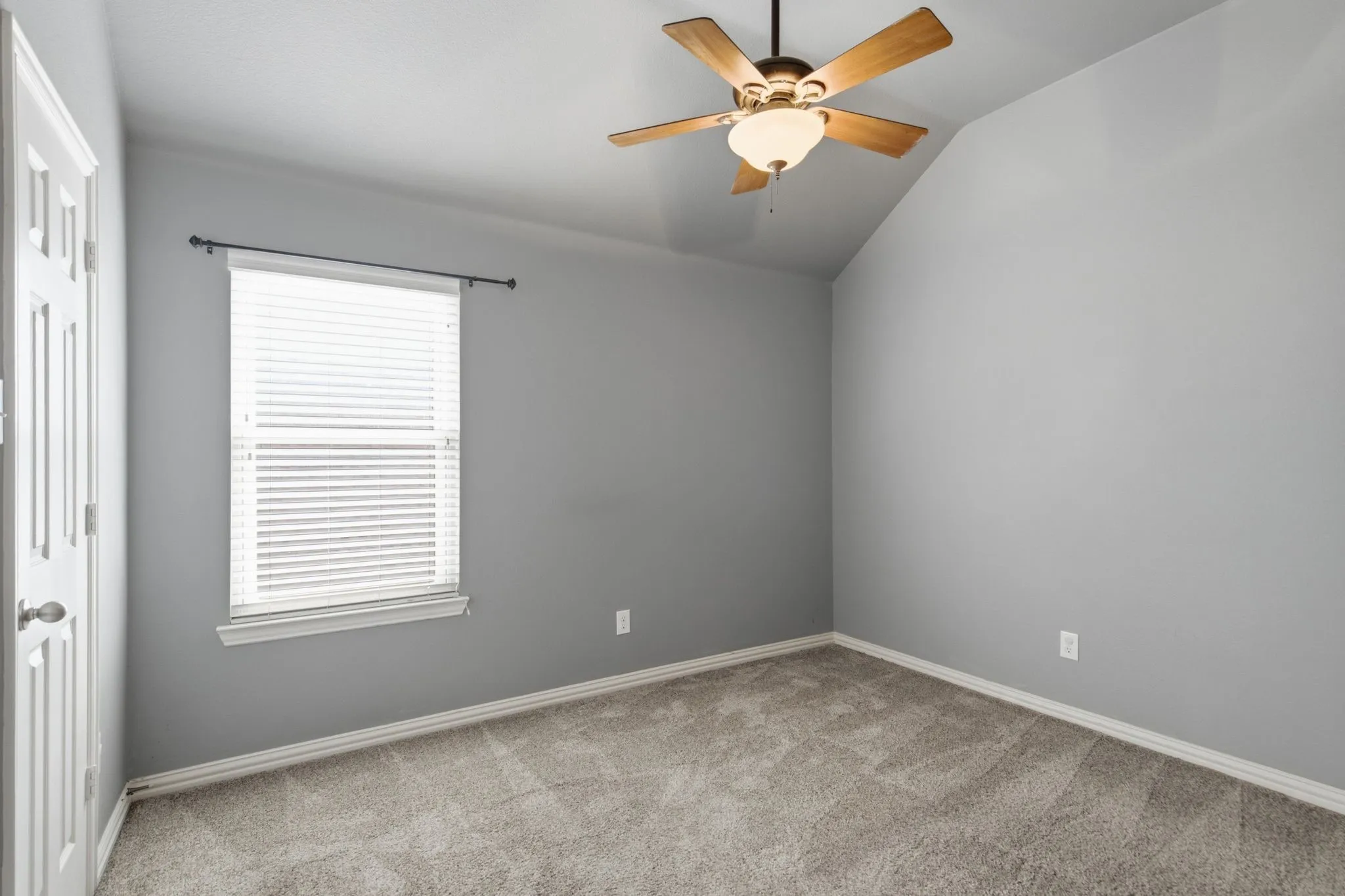 Single Family Residence For Sale in Denton County , 2444 Greenbrook Drive, Little Elm, Texas 75068, 4 Bedroom, 3 Bathroom, 2 Garage spaces, 2,631 Sqft, built in 2006, mls#21350783, Real Estate Agent in Little Elm, Homes For Sale in Denton county, Homes For Sale in Little Elm, Realtor in Little Elm Texas, Real Estate Brokerage Independent Realty Texas, Luminita Cordes Realtor