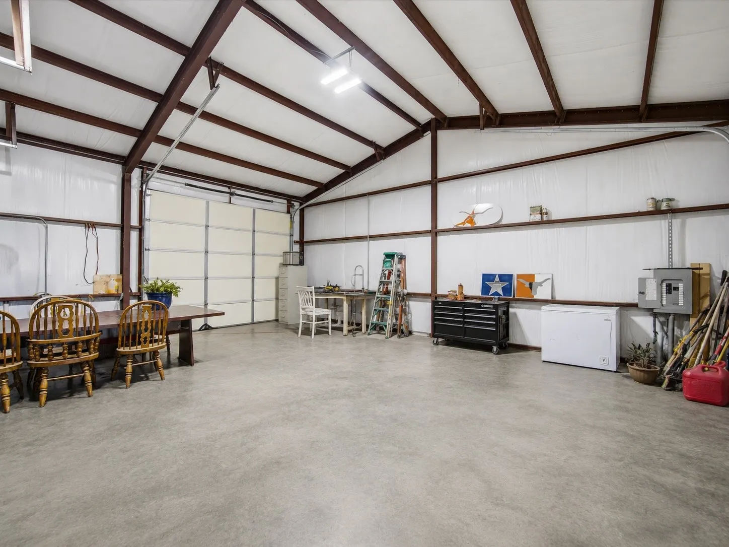 Single Family Residence For Sale in Wise County , 426 County Road 3435, Paradise, Texas 76073, 4 Bedroom, 3 Bathroom, 2 Garage spaces, 2,018 Sqft, built in 2005, Price $759,999, mls#21352275, Real Estate Agent in Paradise, Homes For Sale in Wise county, Homes For Sale in Paradise, Realtor in Paradise Texas, Real Estate Brokerage Independent Realty Texas, Luminita Cordes Realtor