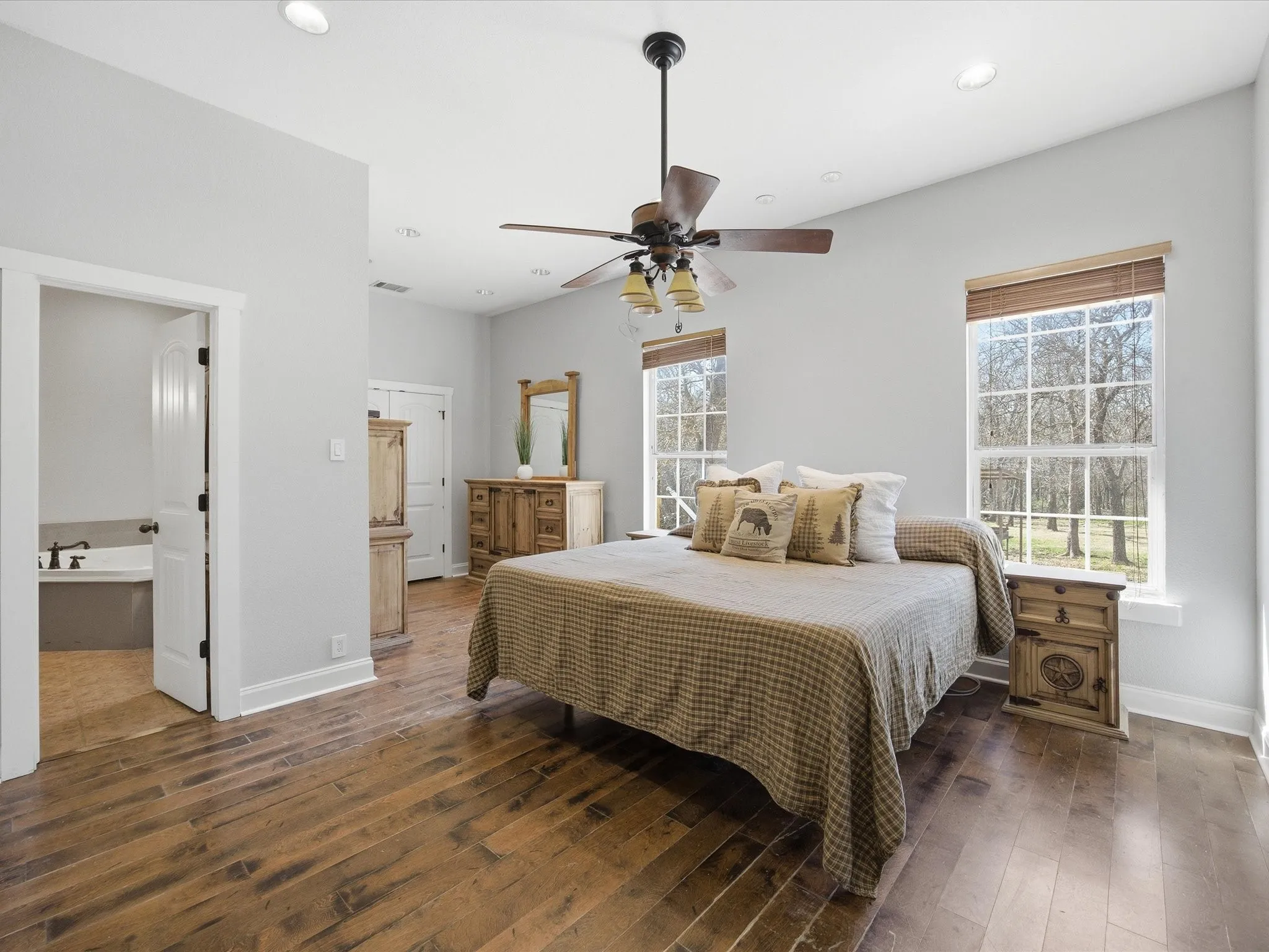 Single Family Residence For Sale in Wise County , 426 County Road 3435, Paradise, Texas 76073, 4 Bedroom, 3 Bathroom, 2 Garage spaces, 2,018 Sqft, built in 2005, Price $759,999, mls#21352275, Real Estate Agent in Paradise, Homes For Sale in Wise county, Homes For Sale in Paradise, Realtor in Paradise Texas, Real Estate Brokerage Independent Realty Texas, Luminita Cordes Realtor
