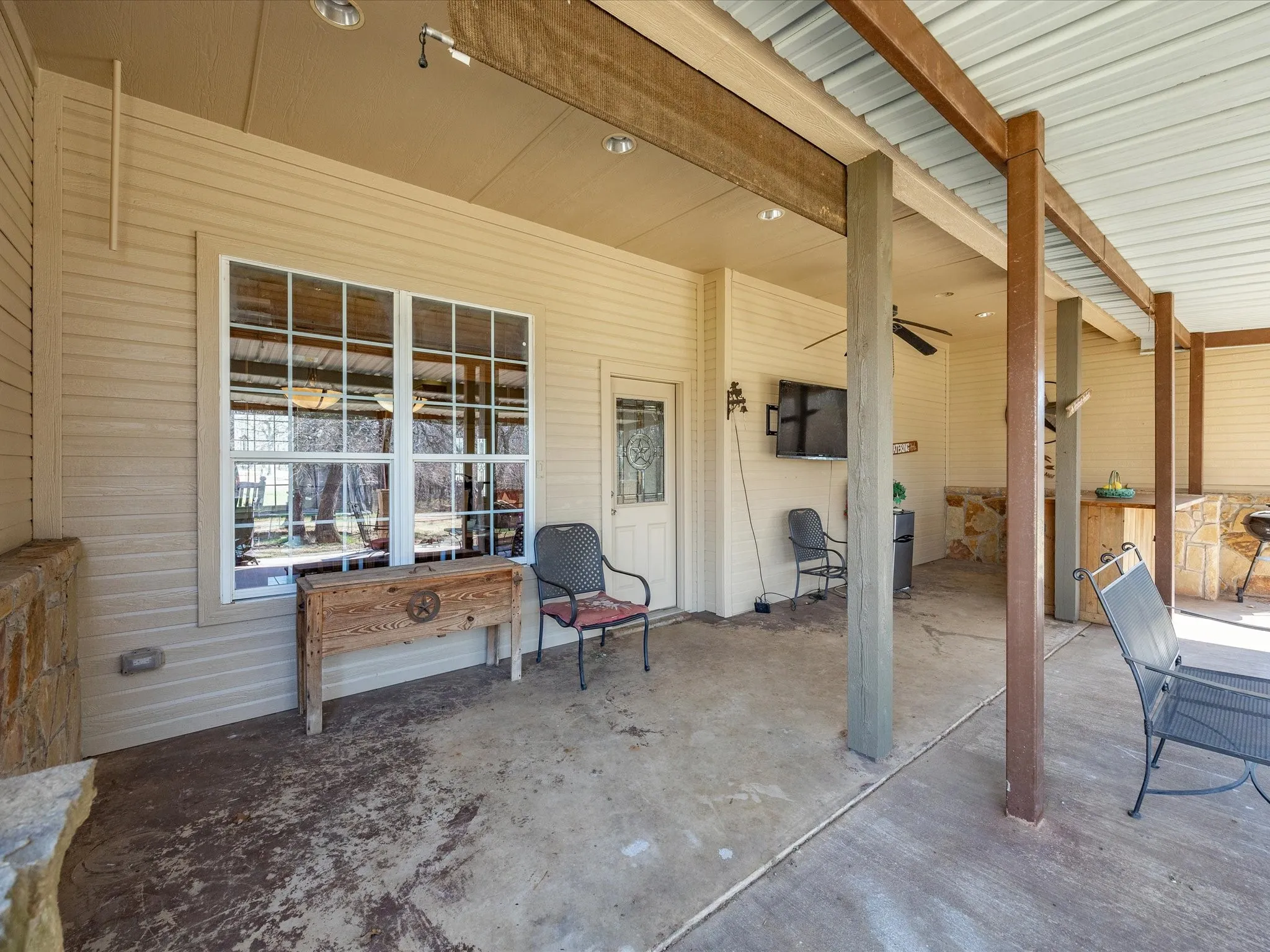 Single Family Residence For Sale in Wise County , 426 County Road 3435, Paradise, Texas 76073, 4 Bedroom, 3 Bathroom, 2 Garage spaces, 2,018 Sqft, built in 2005, Price $759,999, mls#21352275, Real Estate Agent in Paradise, Homes For Sale in Wise county, Homes For Sale in Paradise, Realtor in Paradise Texas, Real Estate Brokerage Independent Realty Texas, Luminita Cordes Realtor